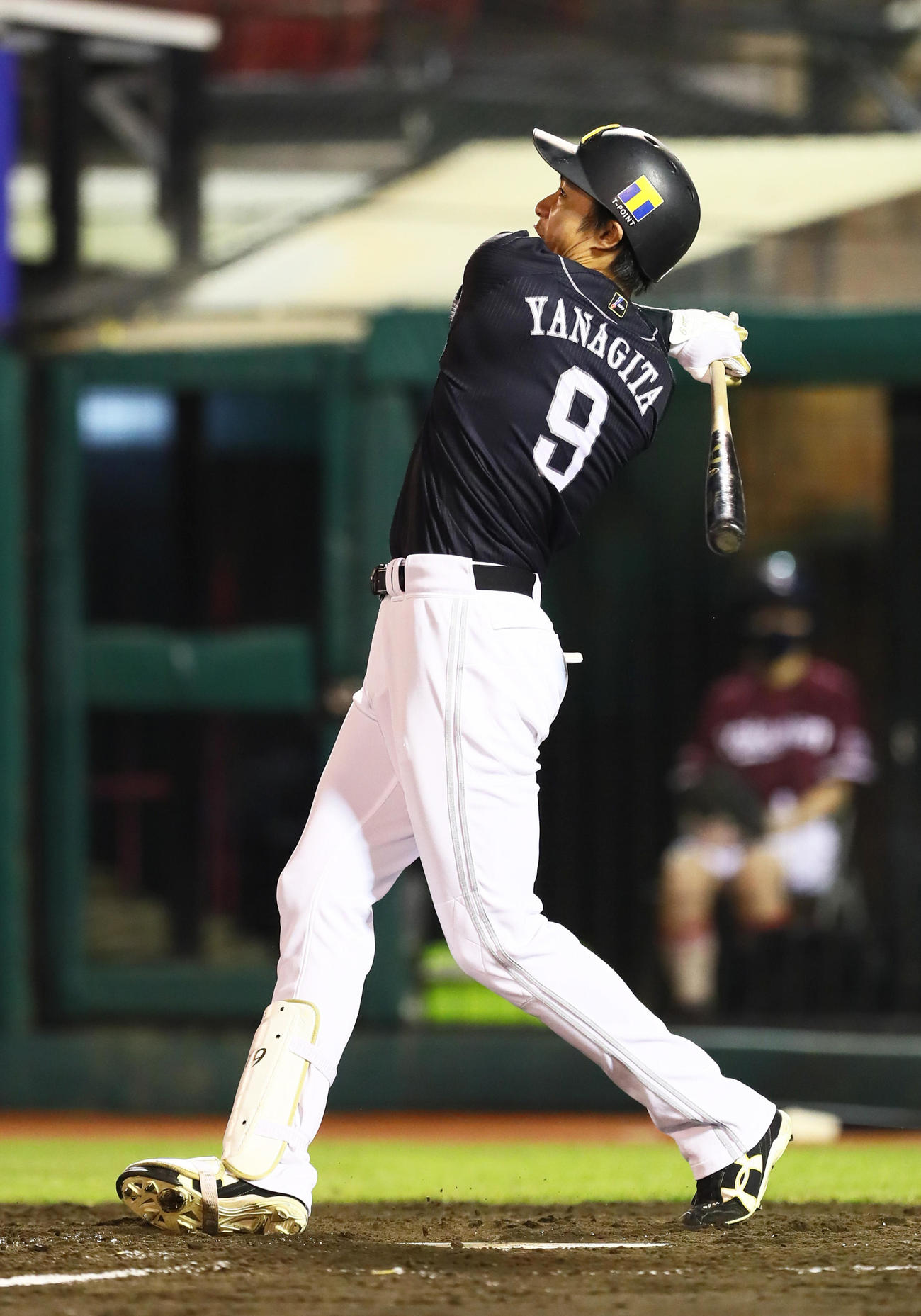 楽天対ソフトバンク　5回表ソフトバンク2死一、二塁、柳田は中越え2点適時二塁打を放つ（撮影・足立雅史）