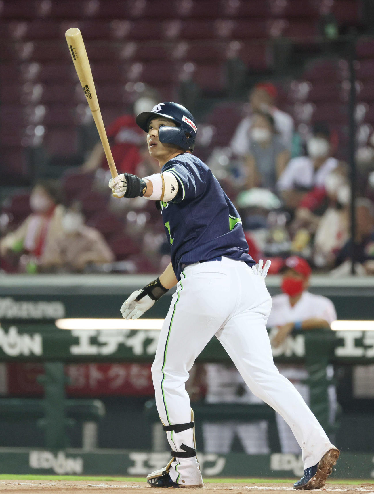 広島対ヤクルト　7回表ヤクルト無死一、二塁、山田は左越え3点本塁打を放つ（撮影・加藤孝規）