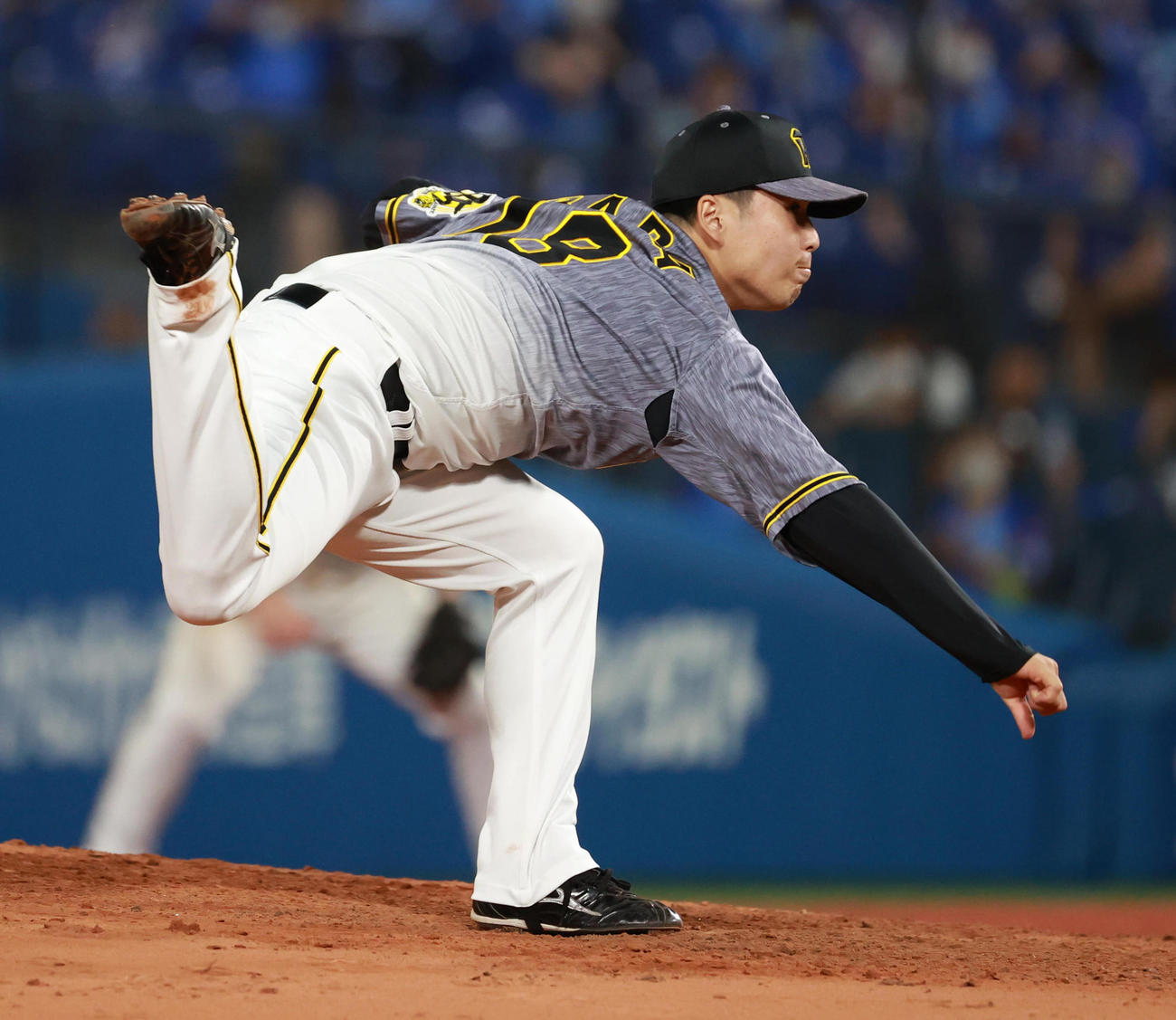 DeNA対阪神　4回途中から登板する馬場皐輔（撮影・清水貴仁）