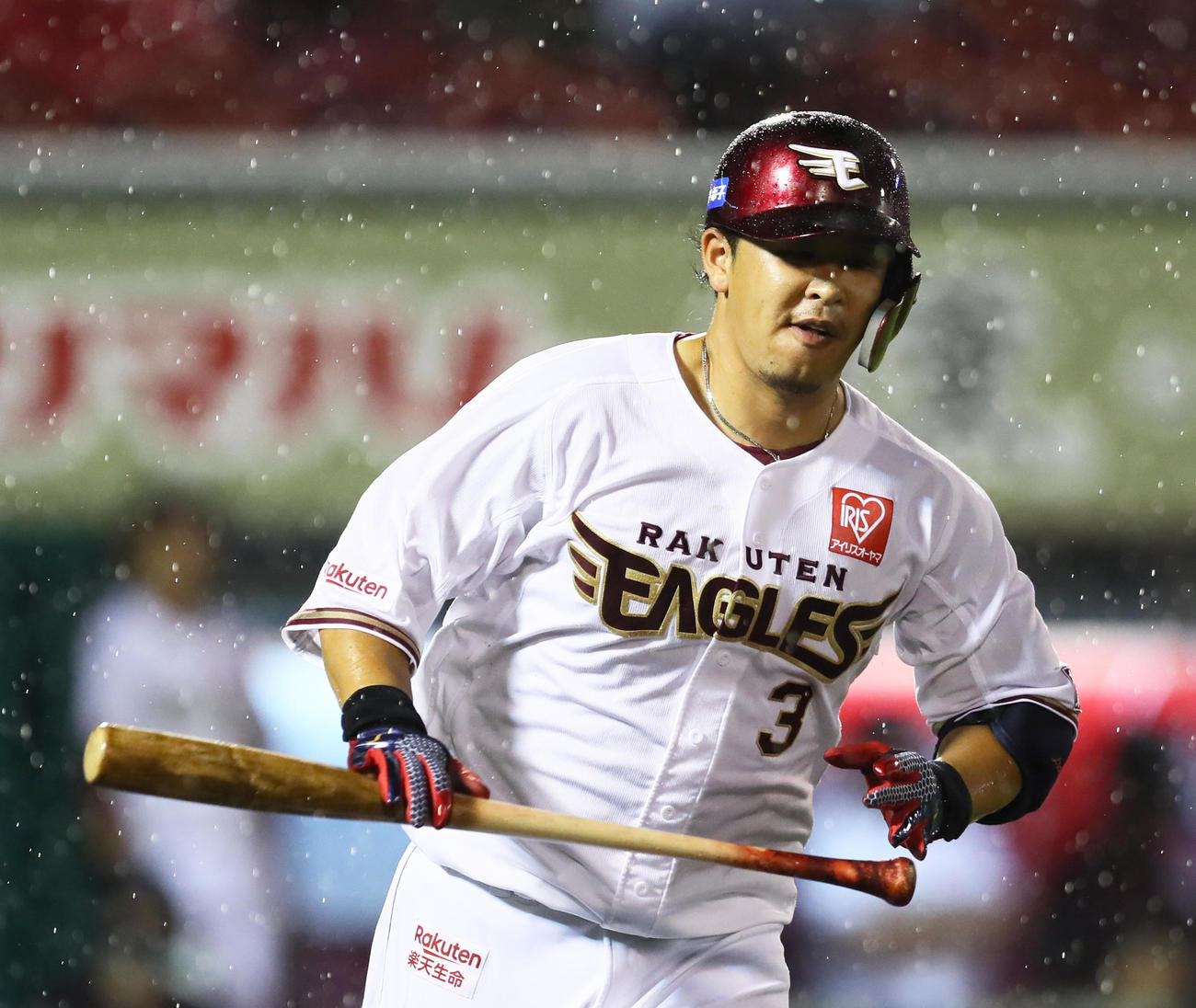 楽天対ソフトバンク5回裏楽天無死、中飛に倒れた浅村（撮影・足立雅史）
