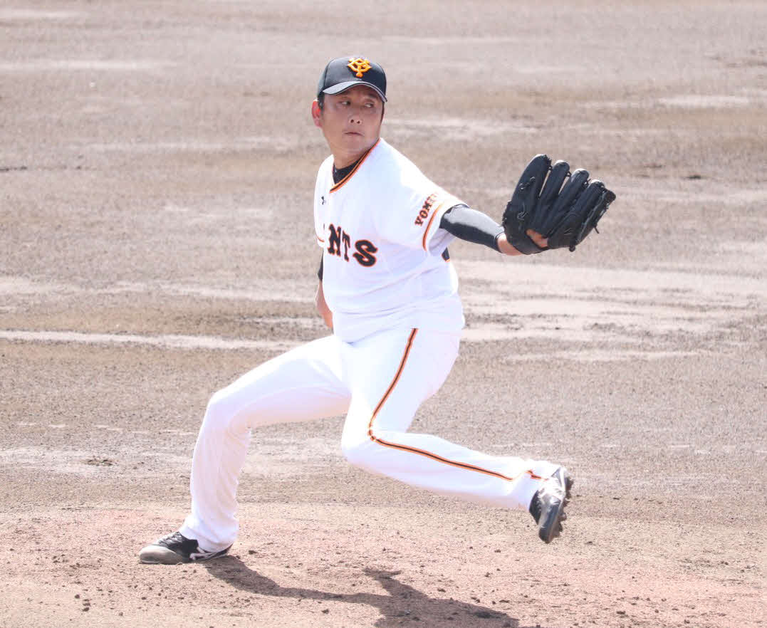 イースタン・リーグ巨人対西武　先発し力投する巨人野上（撮影・久永壮真）