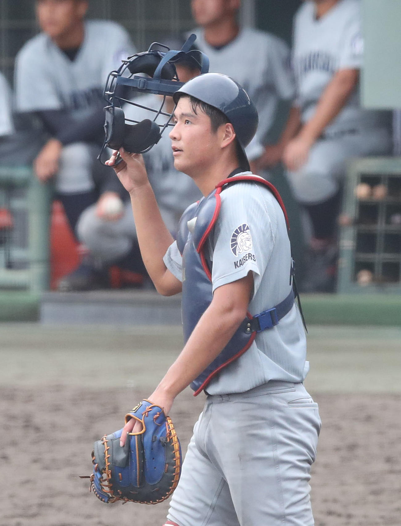 京大対関大　8回表から守備についた関大・有馬諒（撮影・白石智彦）