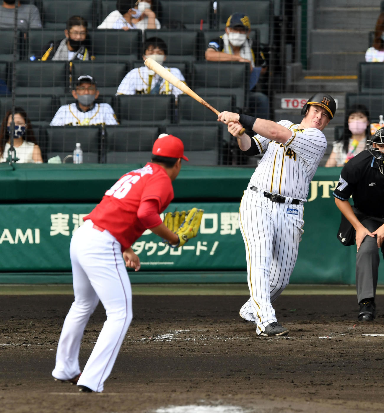 阪神対広島　3回裏阪神1死二、三塁、ボーアは中前適時打を放つ。投手は高橋樹（撮影・前岡正明）