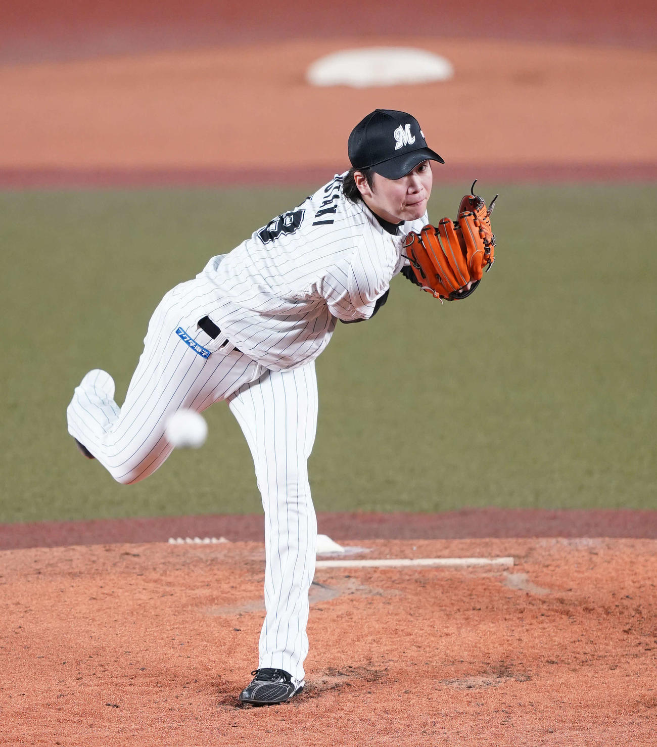 ロッテ対オリックス　3安打完封で4勝目を挙げたロッテ二木（撮影・鈴木みどり）