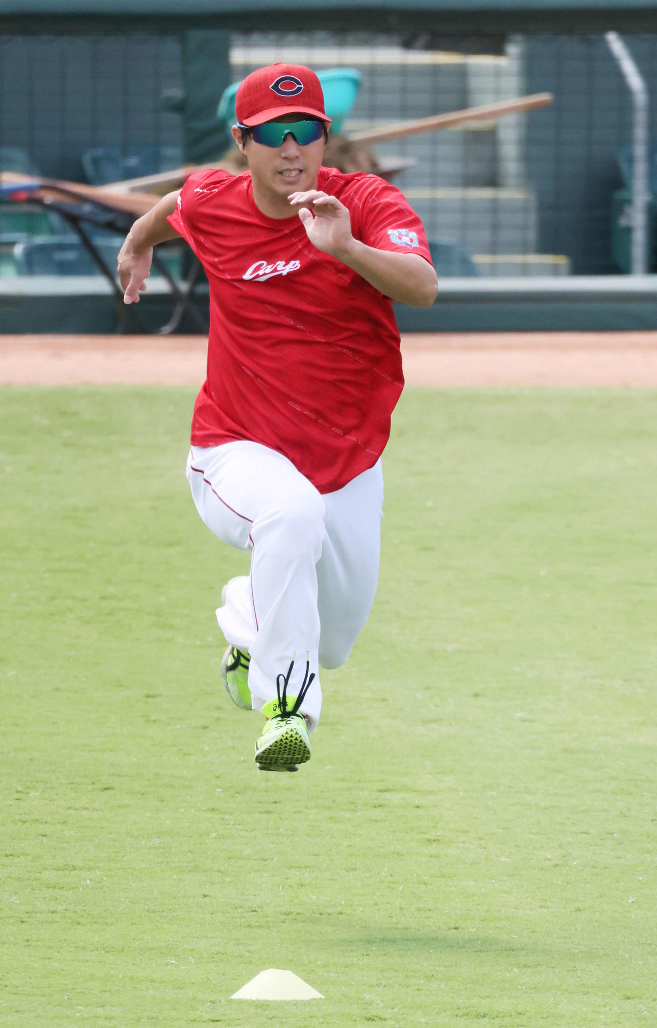 走り込む野村（撮影・加藤孝規）