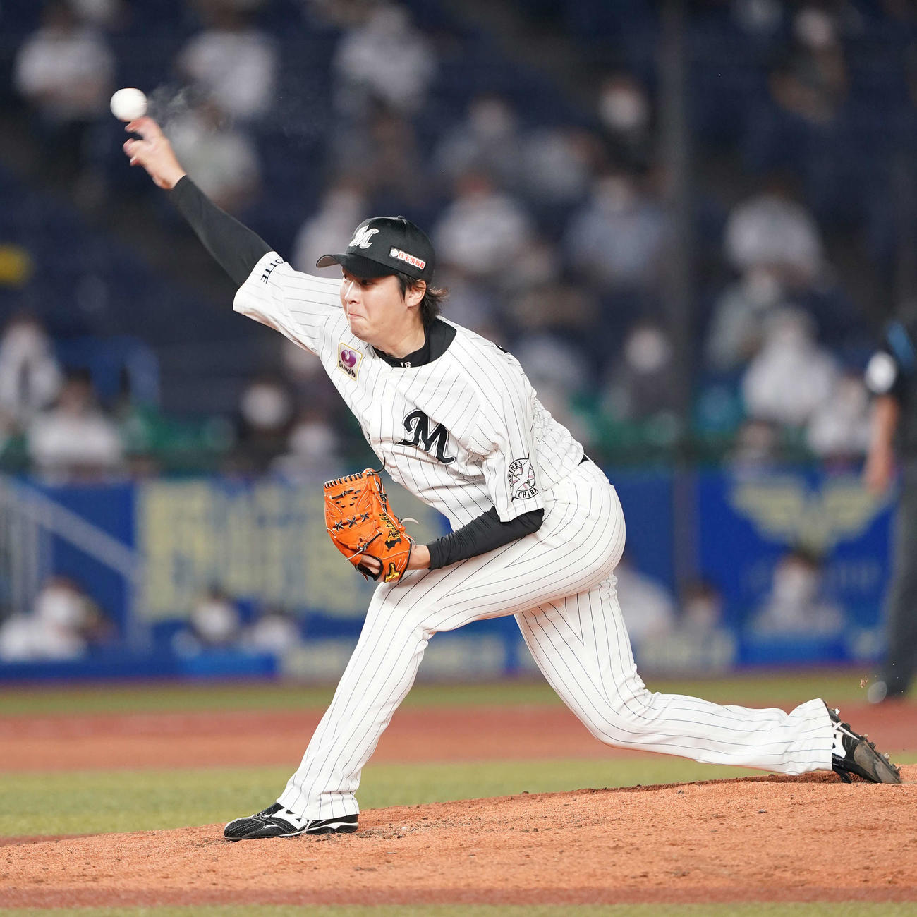 ロッテ対オリックス　完封勝利のロッテ二木（撮影・鈴木みどり）