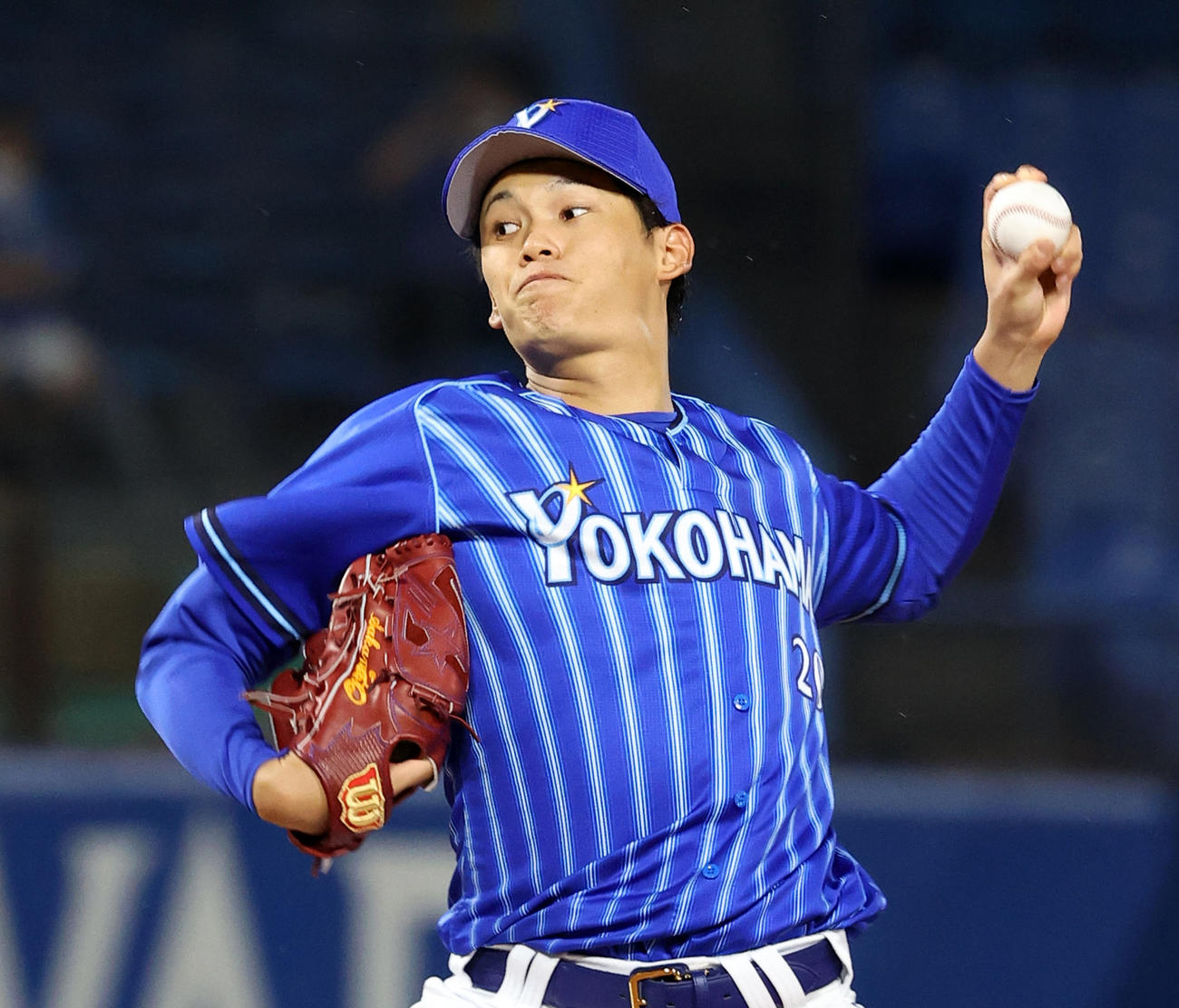 力投するDeNA先発の坂本（撮影・垰建太）