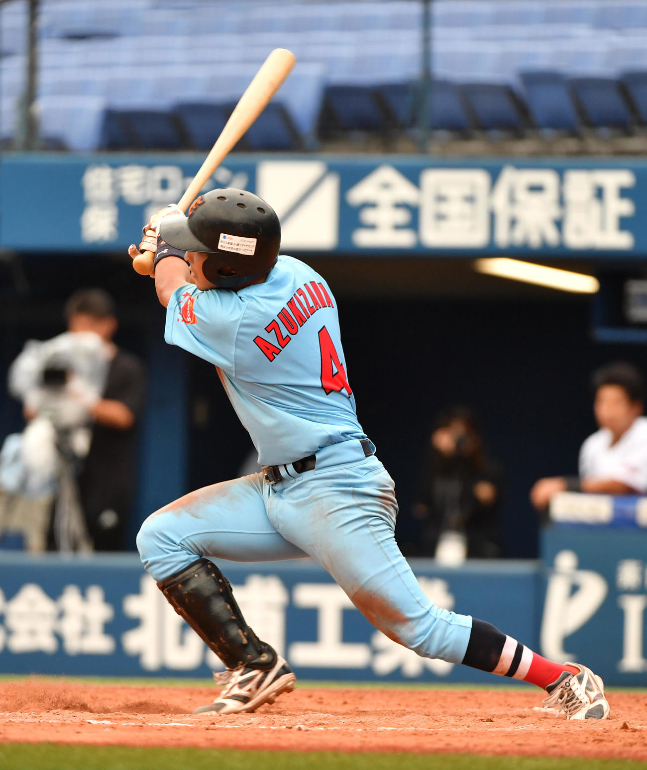 ENEOS対三菱パワー　延長12回表ENEOS2死一、三塁、小豆沢は右翼線に決勝の2点二塁打を放つ（撮影・柴田隆二）