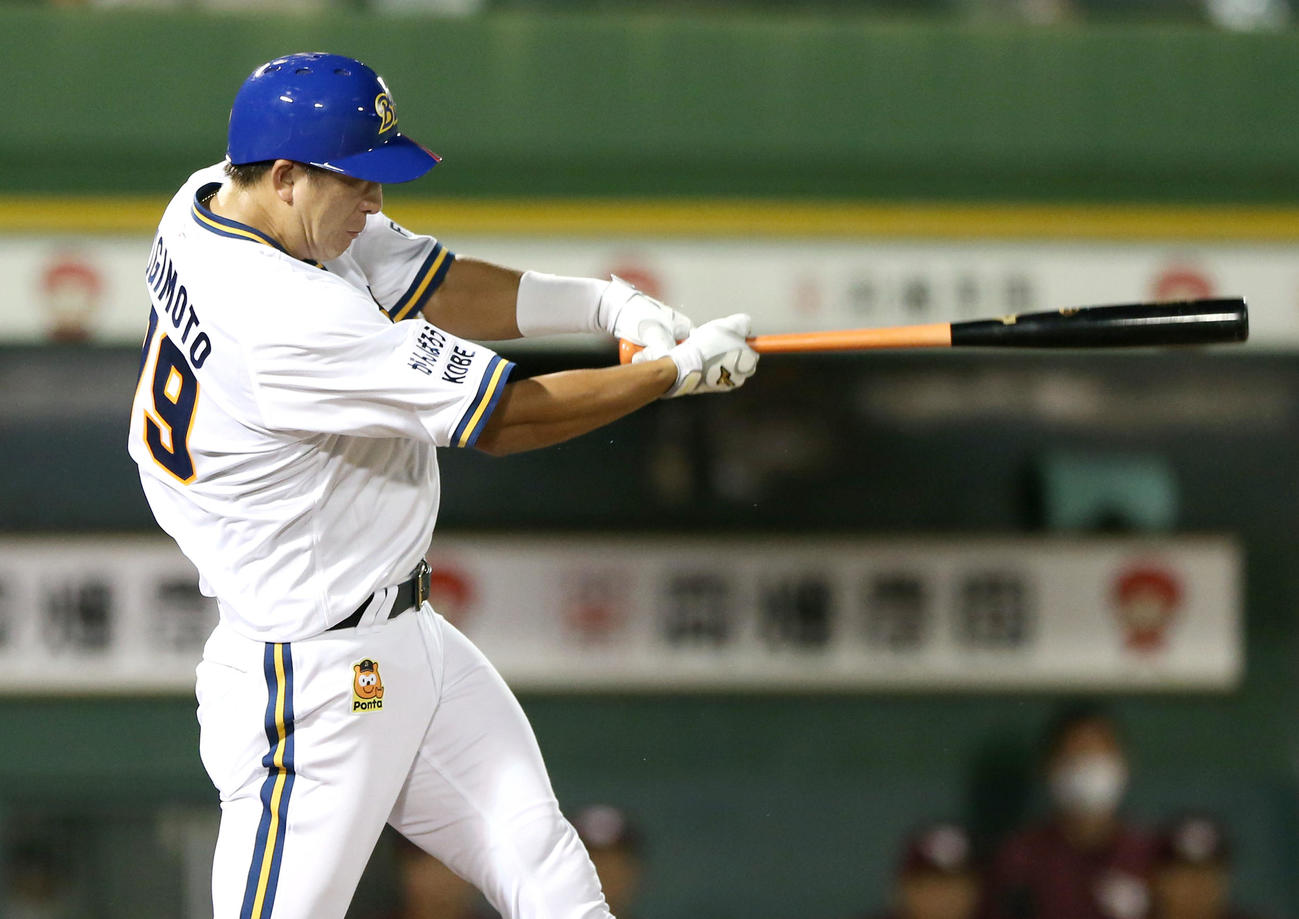 オリックス対楽天　5回裏オリックス無死、杉本は先制の左越え本塁打を放つ（撮影・上山淳一）