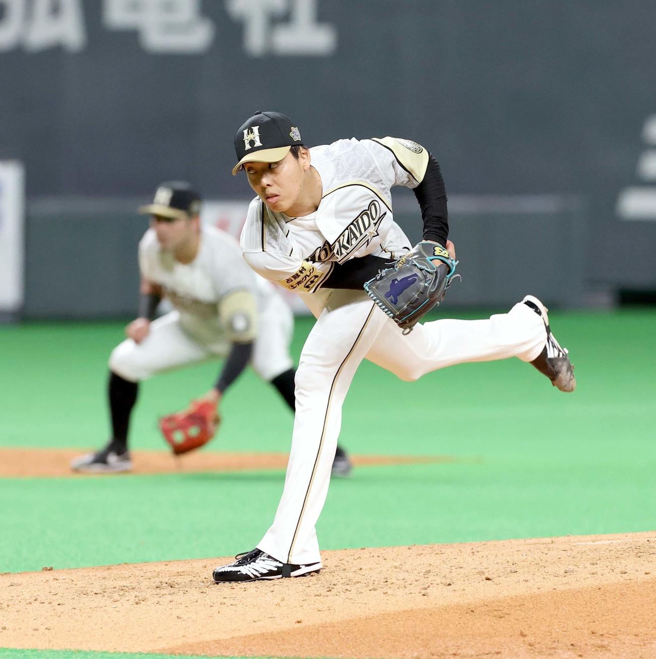 日本ハム対ソフトバンク　日本ハム先発の杉浦（撮影・佐藤翔太）