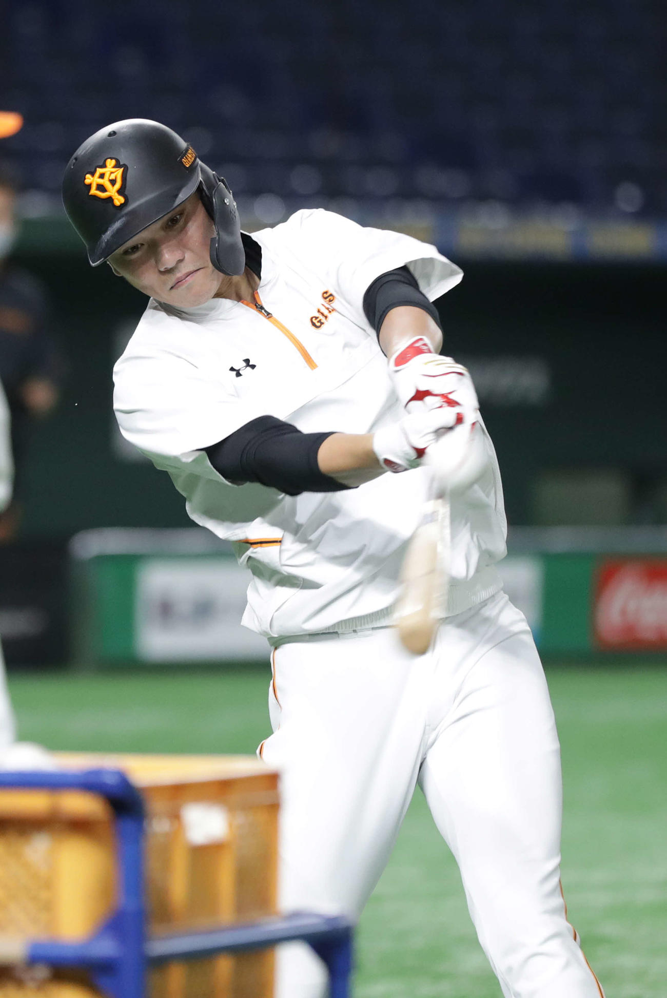 巨人対阪神　試合前、ロングティー打撃を行う巨人坂本（撮影・河野匠）