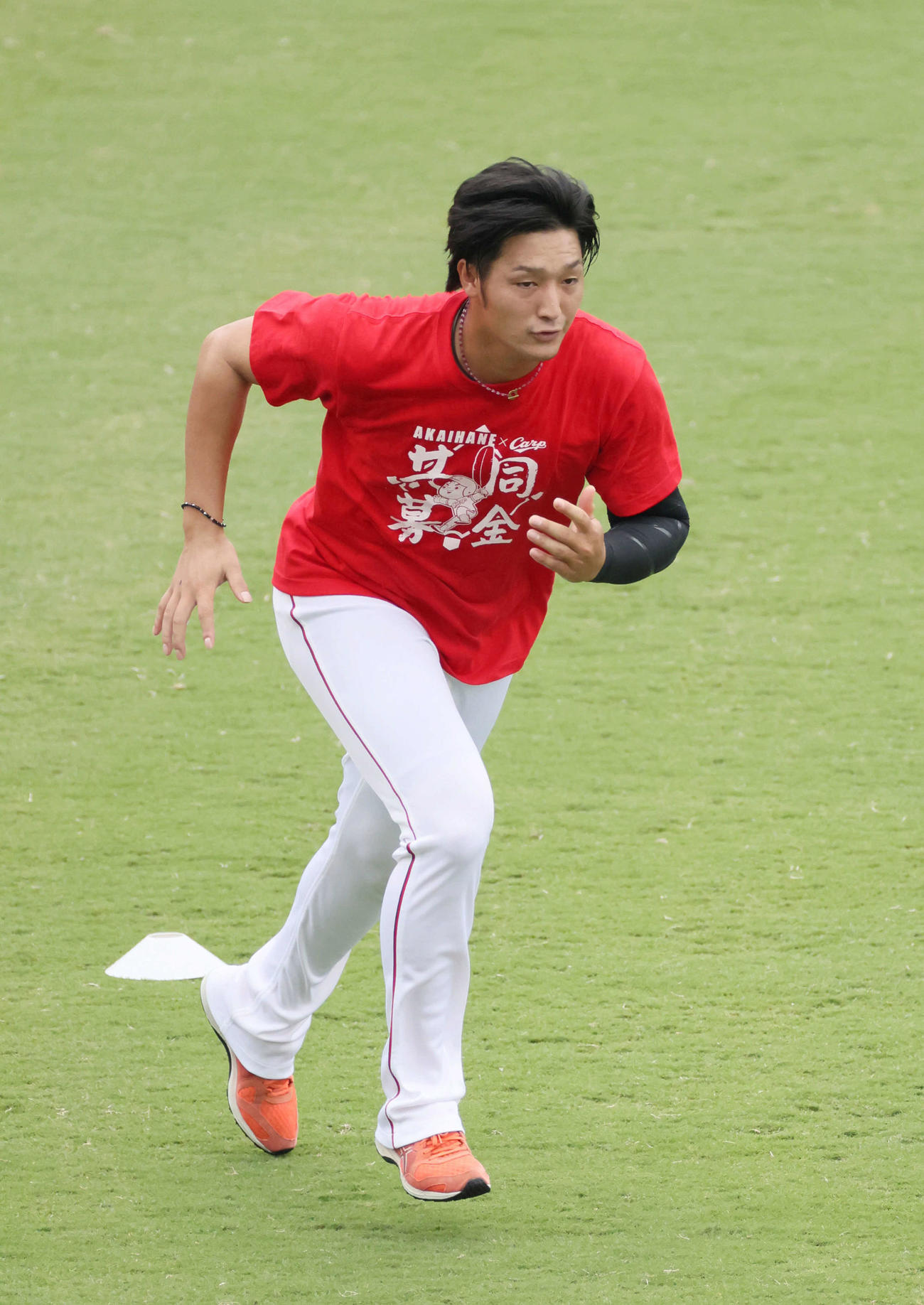 走り込む床田（撮影・加藤孝規）