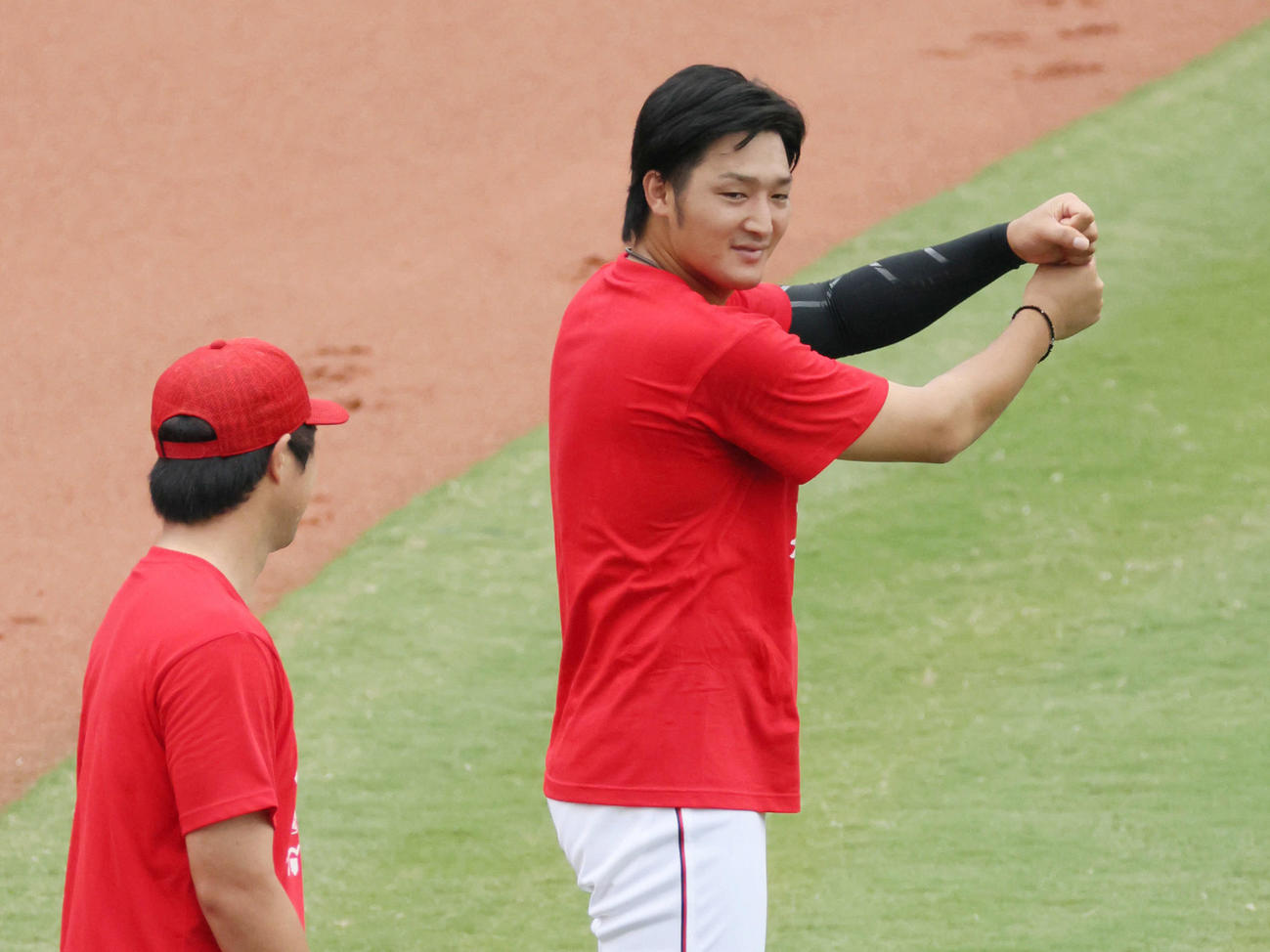 床田（右）と野村（撮影・加藤孝規）