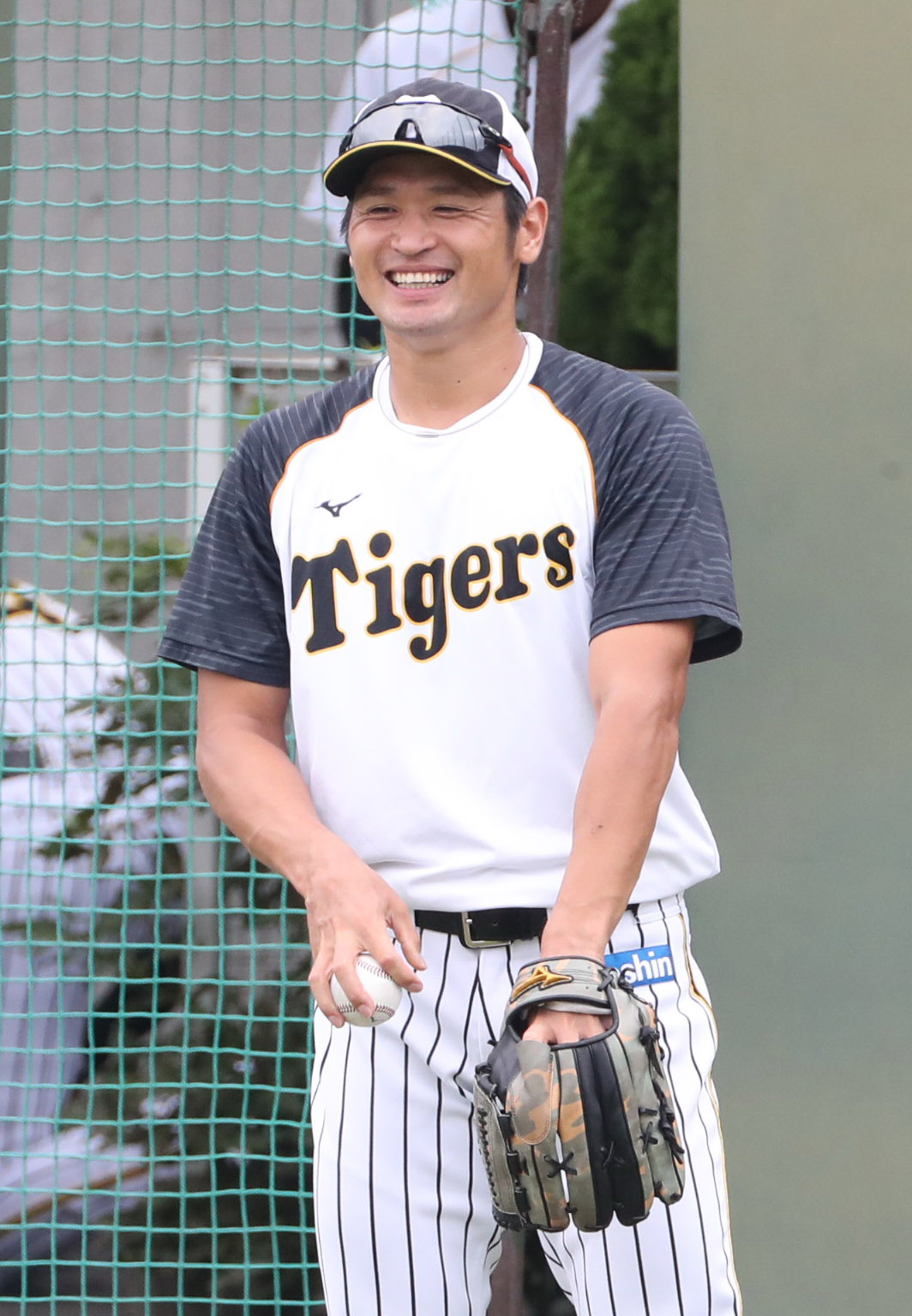 笑顔でキャッチボールを行う中田（代表撮影）