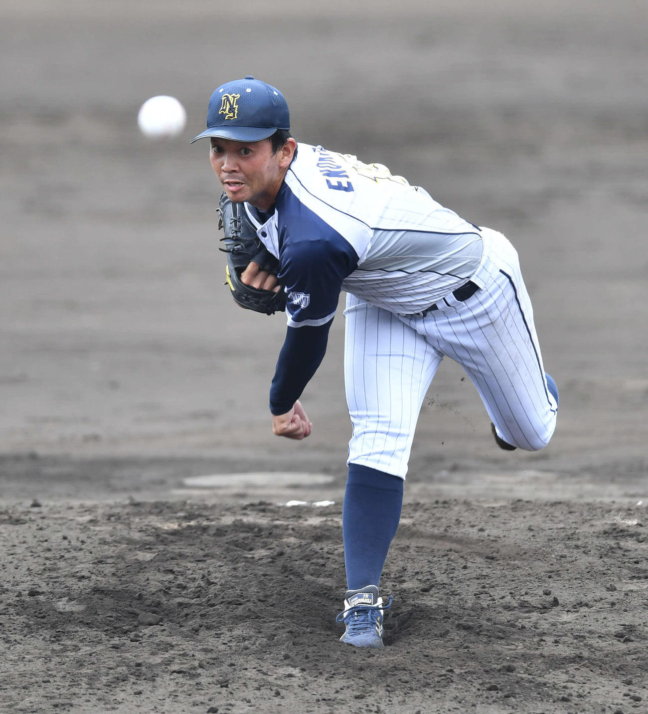 日本新薬対大阪ガス　日本新薬先発の榎田宏樹（撮影・岩下翔太）
