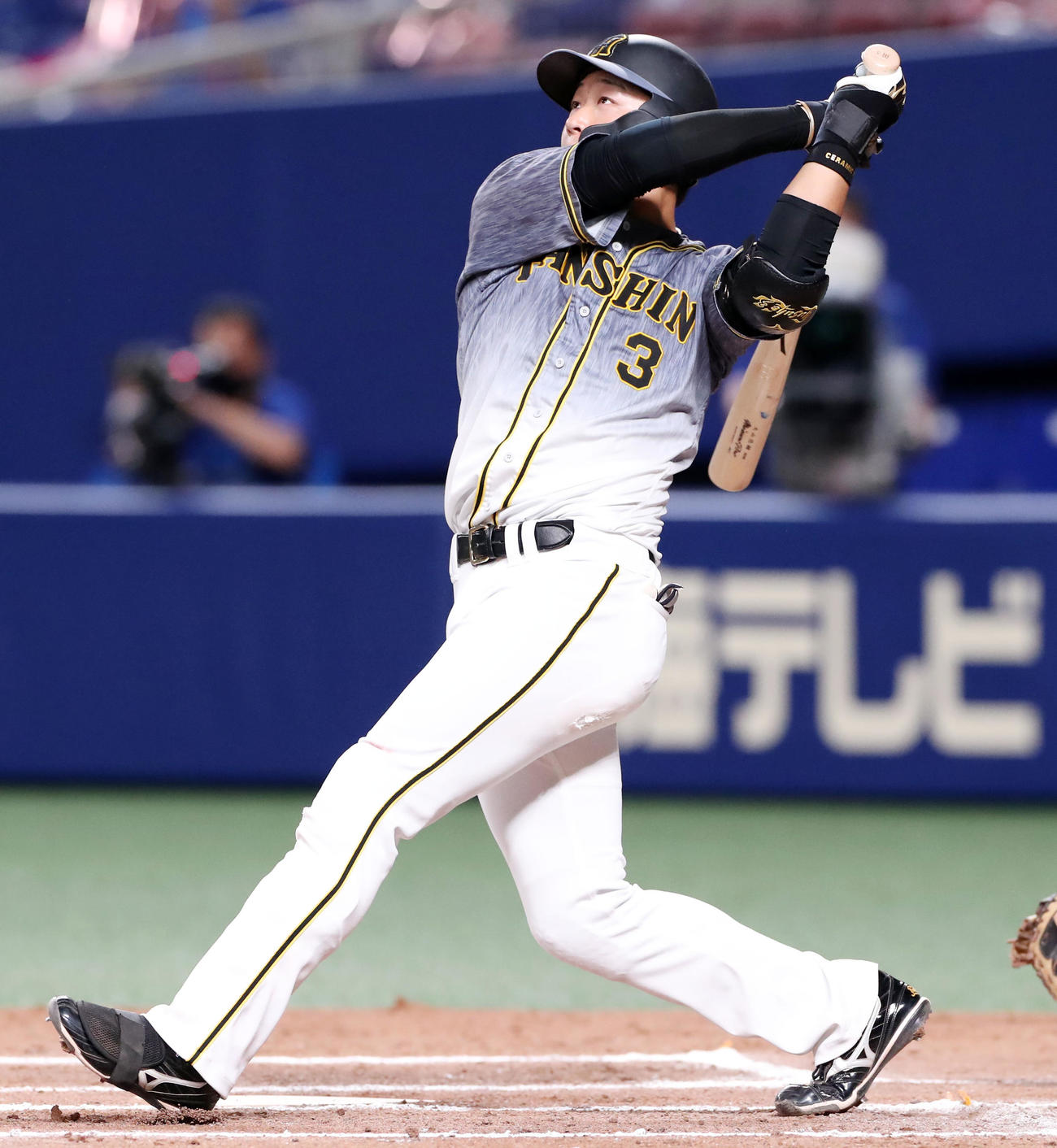中日対阪神　6回表阪神無死満塁、大山は左越えに満塁弾を放つ（撮影・加藤哉）