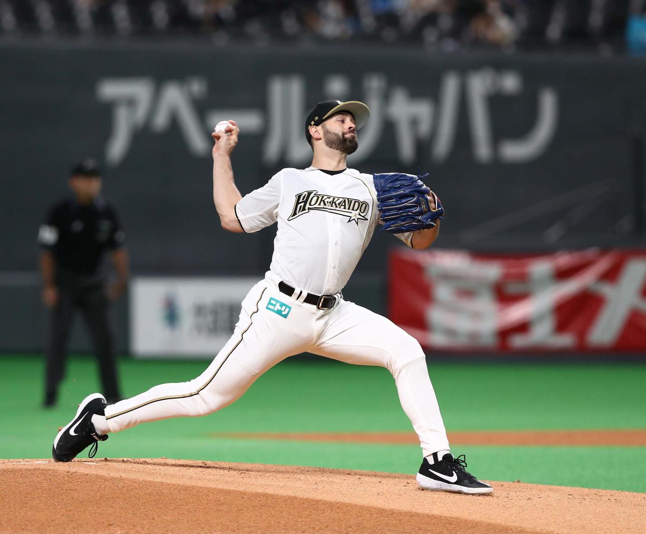 日本ハム対ロッテ　日本ハム先発のマルティネス（撮影・黒川智章）
