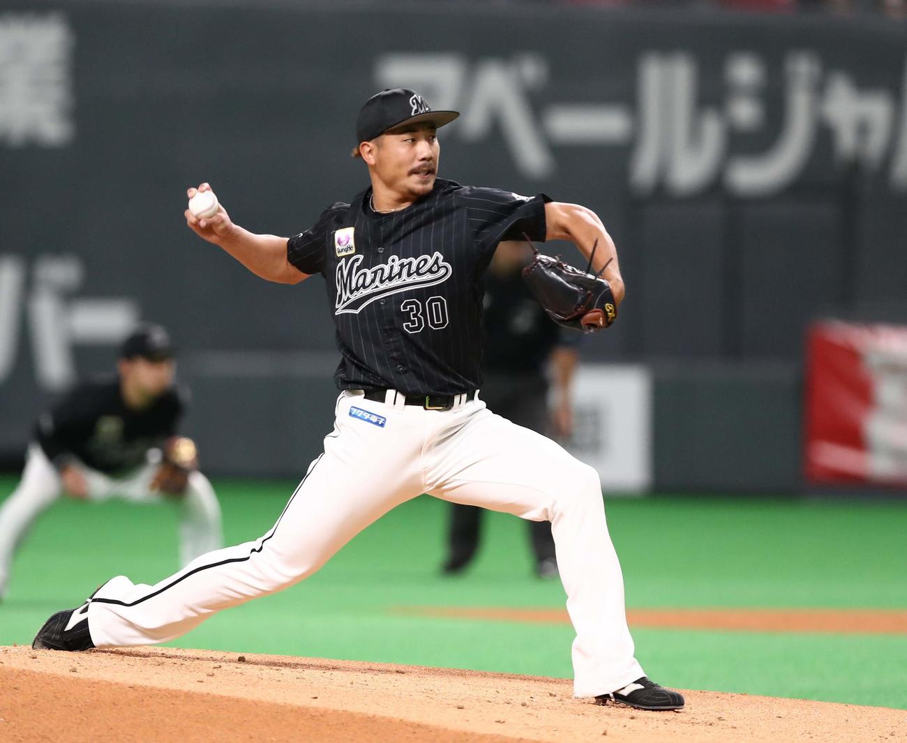 日本ハム対ロッテ　ロッテ先発の石崎（撮影・黒川智章）