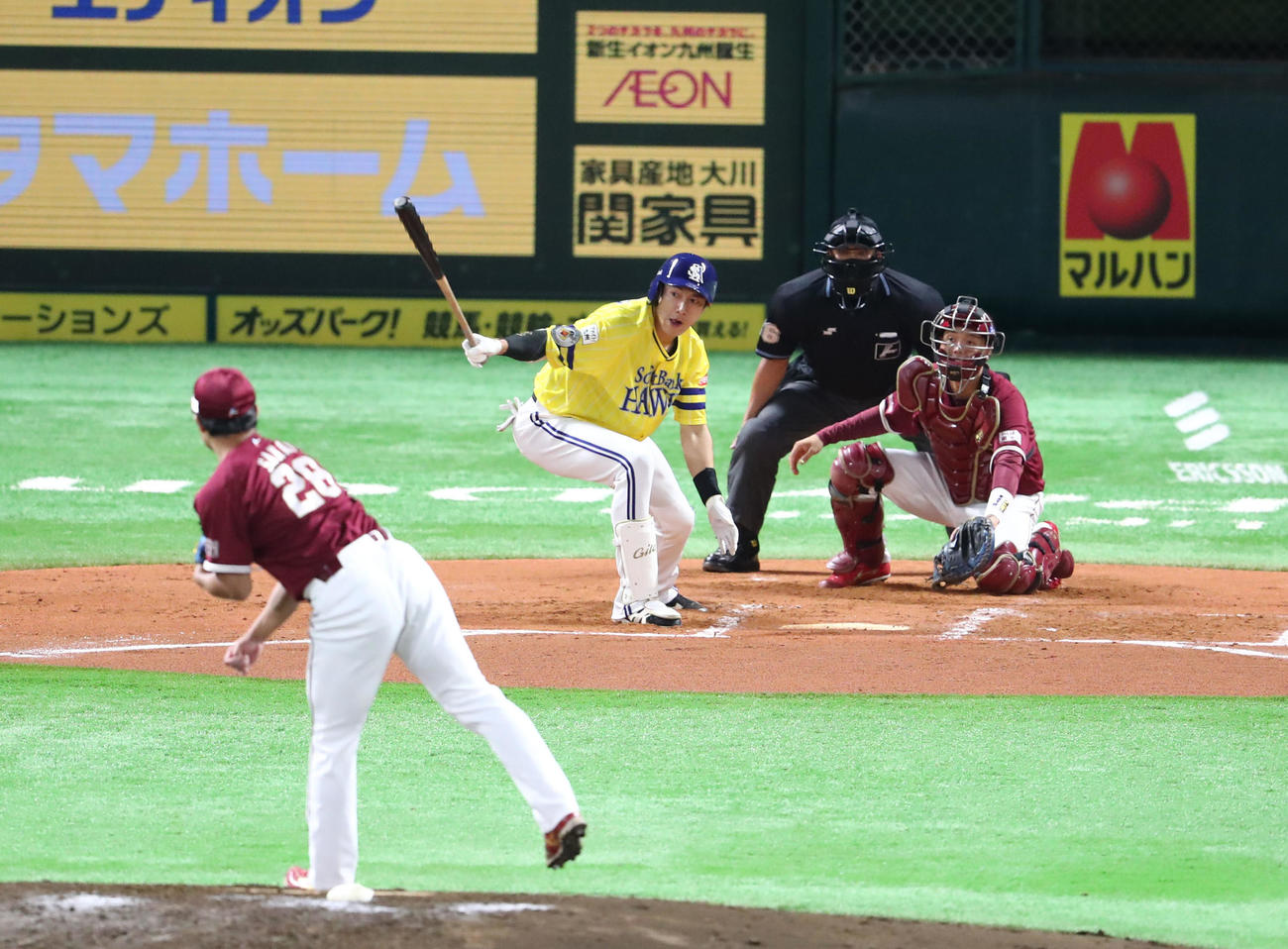 ソフトバンク対楽天　6回裏ソフトバンク1死一、三塁、柳田悠岐は右前に同点適時打を放つ（撮影・梅根麻紀）