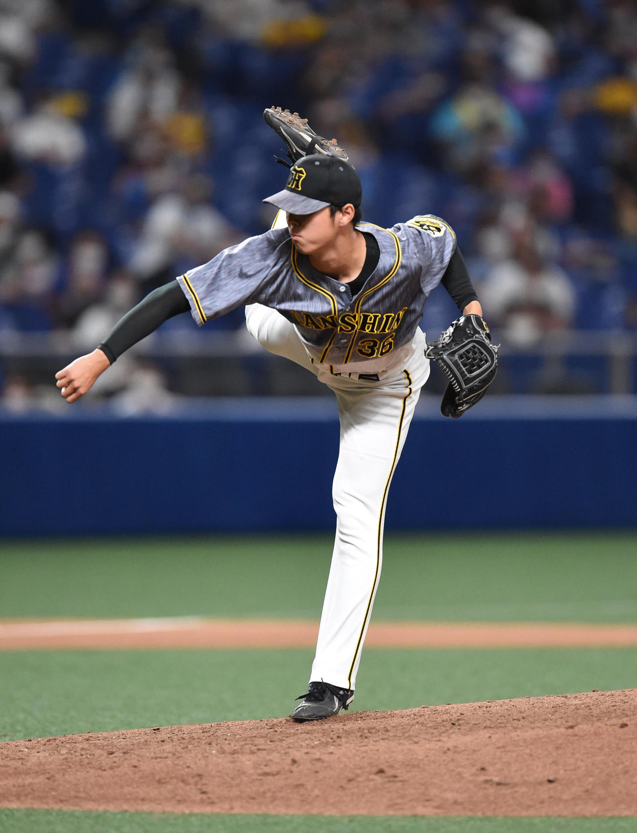 中日対阪神　8回裏、阪神2番手で登板する浜地真澄（撮影・森本幸一）