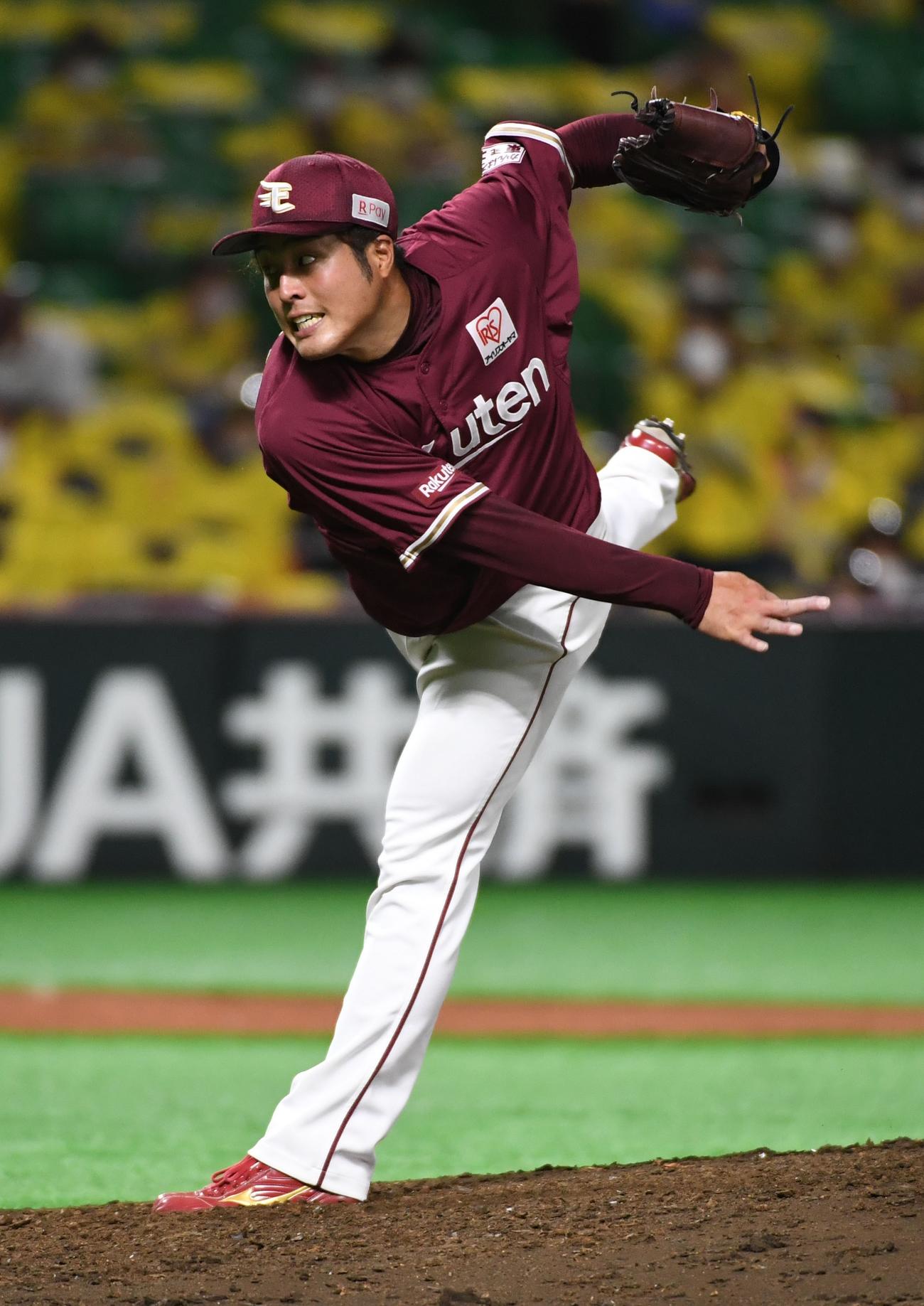 ソフトバンク対楽天　プロ初登板初先発の滝中は6回途中5安打1失点の好投を見せる（撮影・今浪浩三）