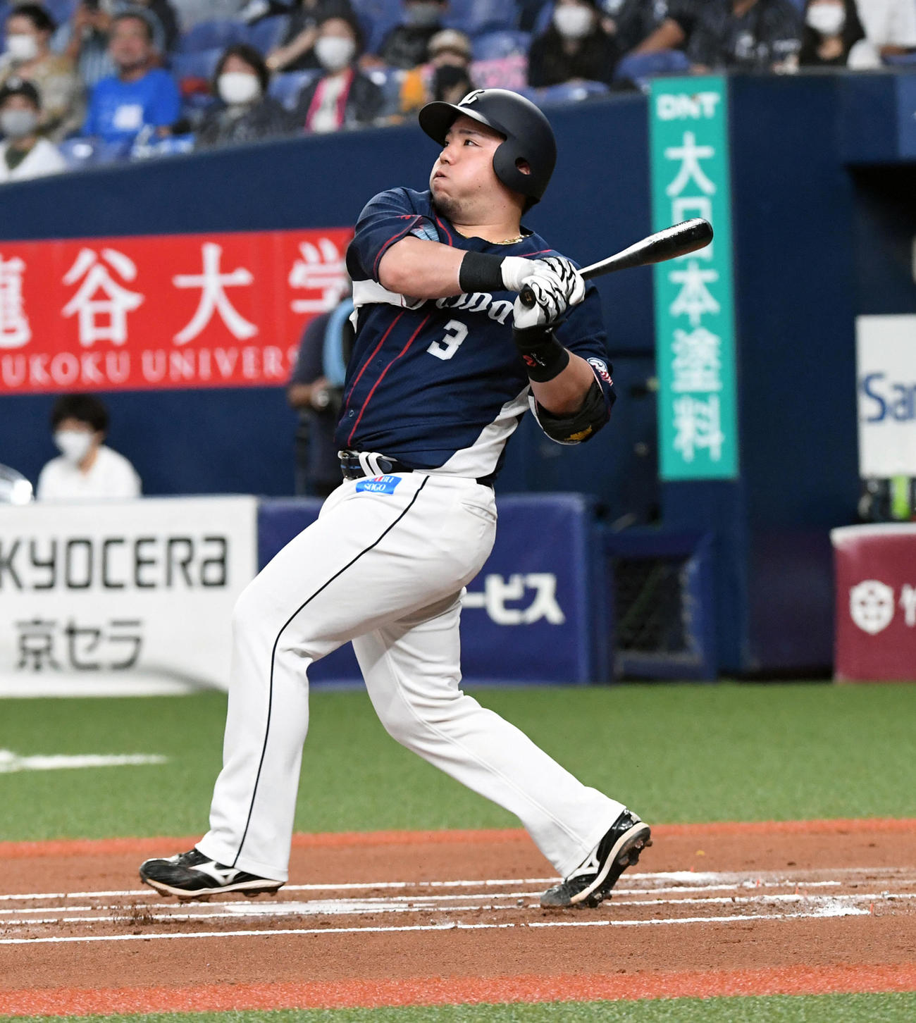 オリックス対西武　6回表西武2死一塁、山川は左越え2点本塁打を放つ（撮影・前岡正明）
