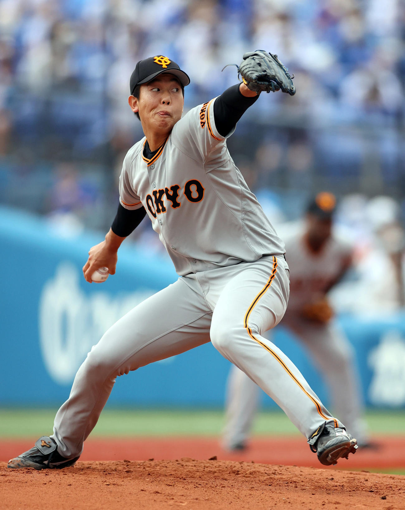 DeNA対巨人　巨人先発の畠（撮影・狩俣裕三）