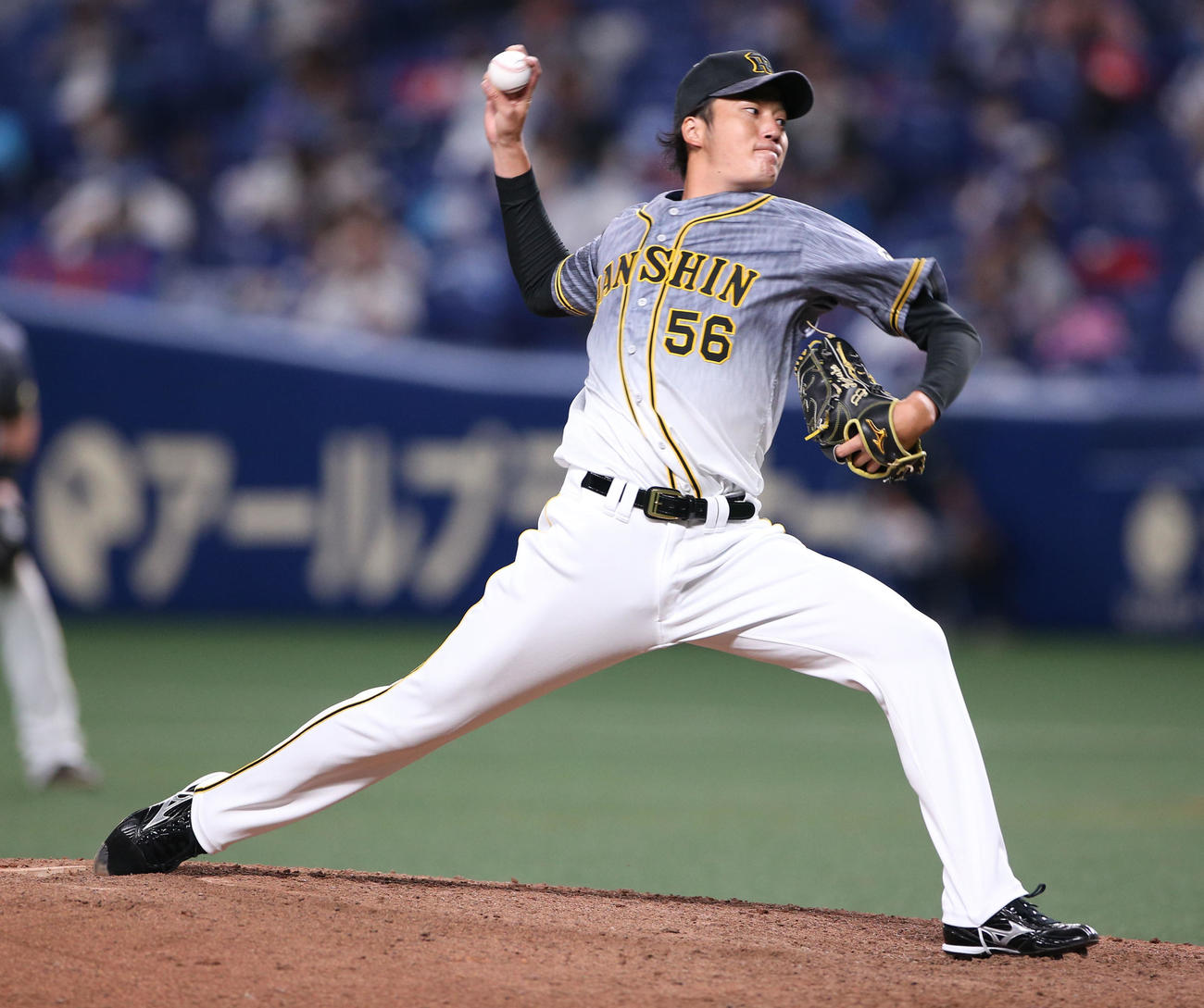 中日対阪神　8回に登板した小林は1イニングを無失点に抑える（撮影・上山淳一）