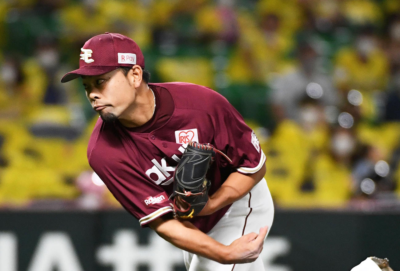 7回裏からマウンドに上がった寺岡寛治はソフトバンク打線を無失点に抑える（撮影・今浪浩三）