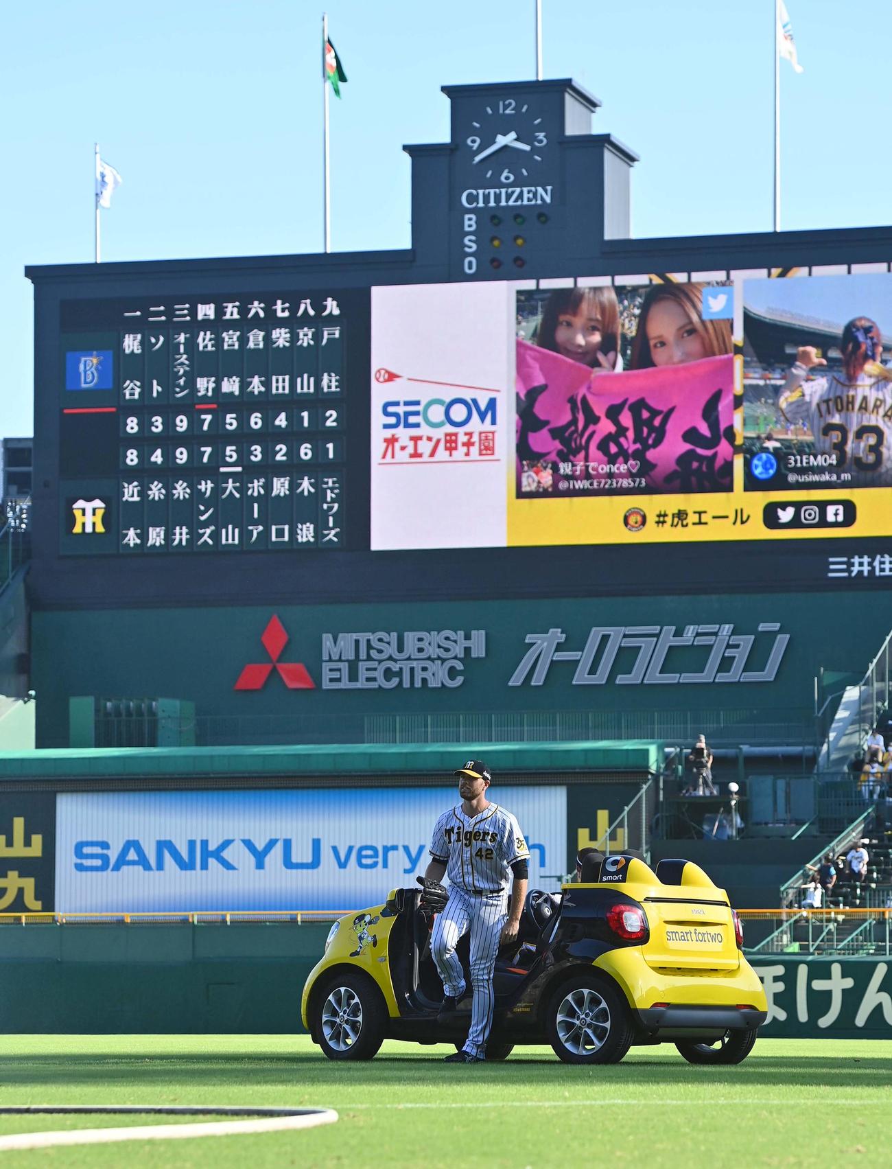 阪神対DeNA　6回表、阪神2番手で登板するエドワーズ（撮影・上田博志）