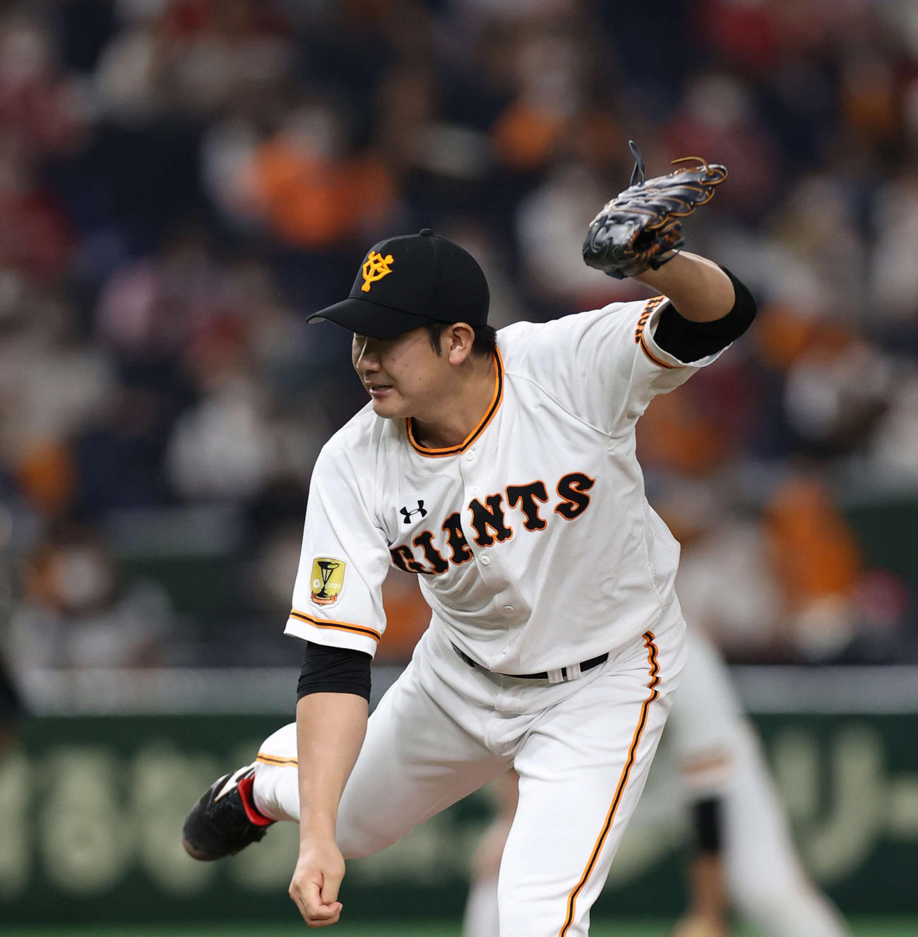 巨人対広島　力投する巨人先発の菅野（撮影・河野匠）