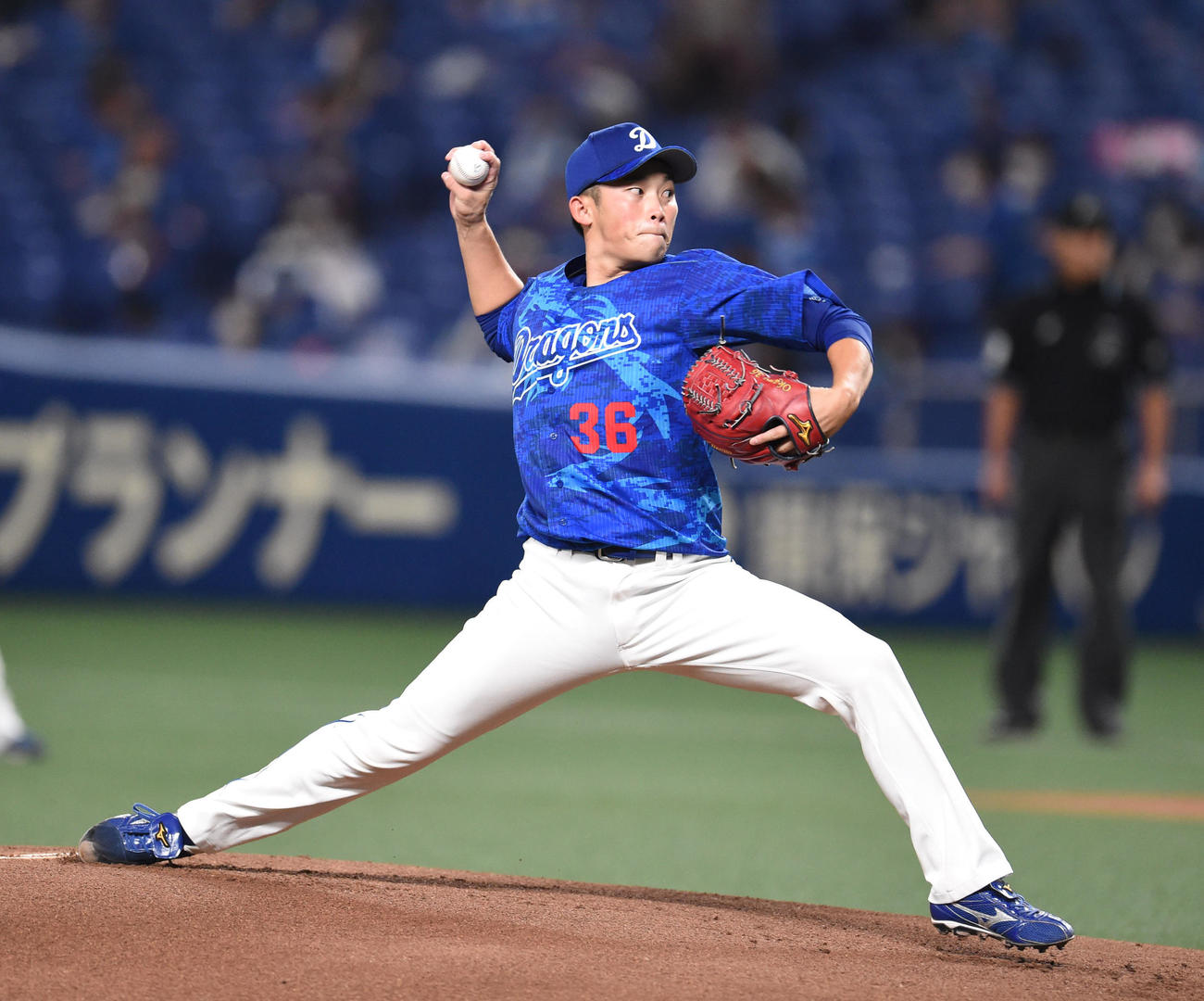 中日対ヤクルト　中日先発の岡野（撮影・森本幸一）