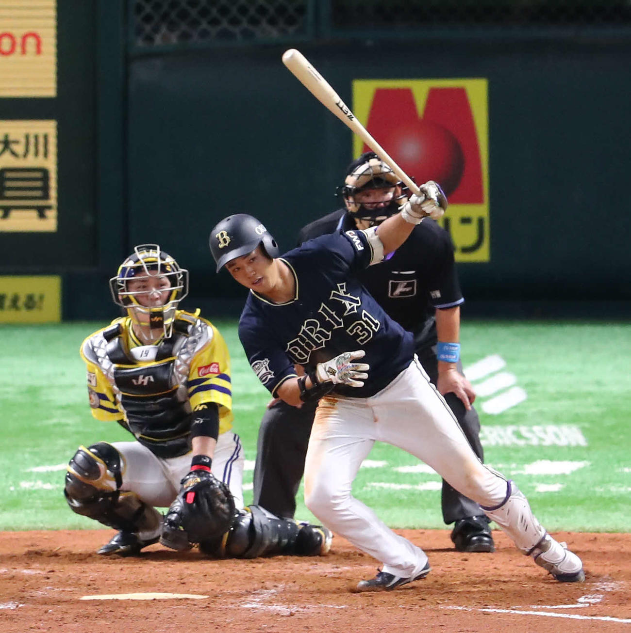 ソフトバンク対オリックス　4回表オリックス無死、太田は左前打を放つ（撮影・梅根麻紀）