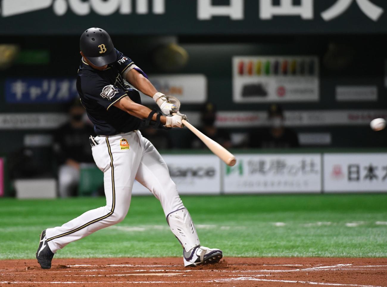 ソフトバンク対オリックス　1回表オリックス2死一、三塁、太田は中前適時打を放つ（撮影・今浪浩三）