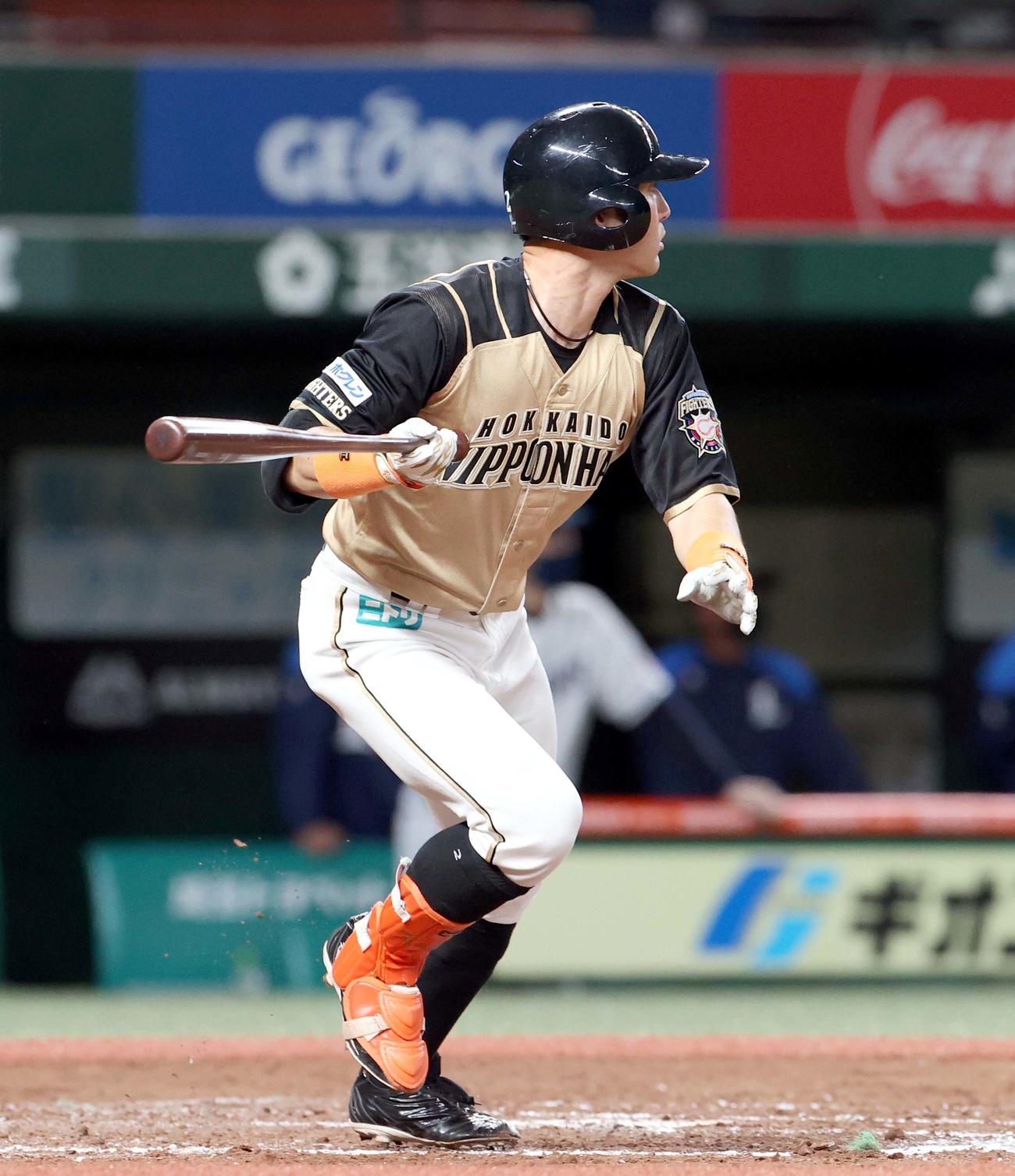西武対日本ハム　8回表日本ハム1死一、三塁、杉谷は適時二塁打を放つ（撮影・佐藤翔太）