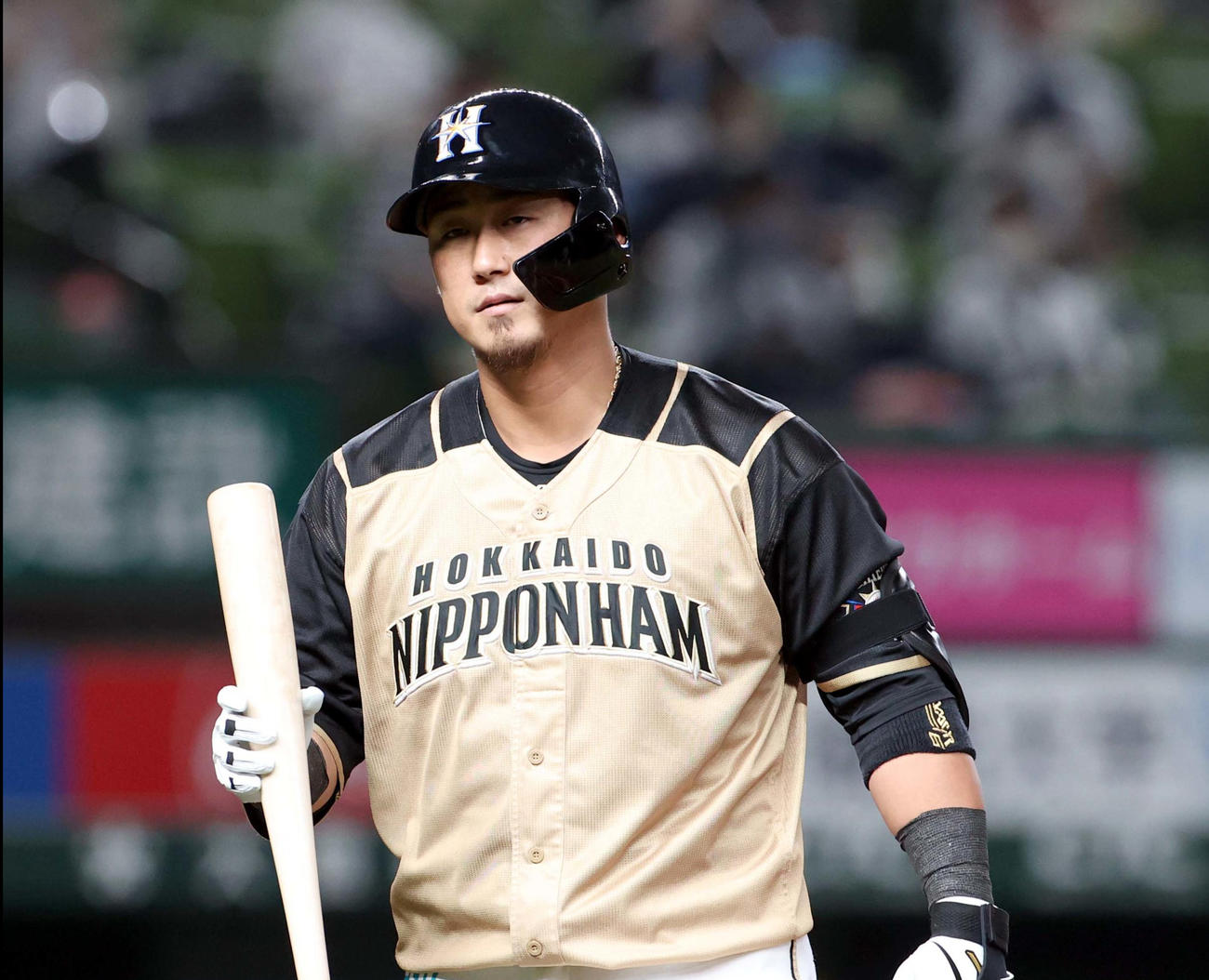 西武対日本ハム　1回表日本ハム1死一、二塁、中田は右飛に終わる（撮影・佐藤翔太）