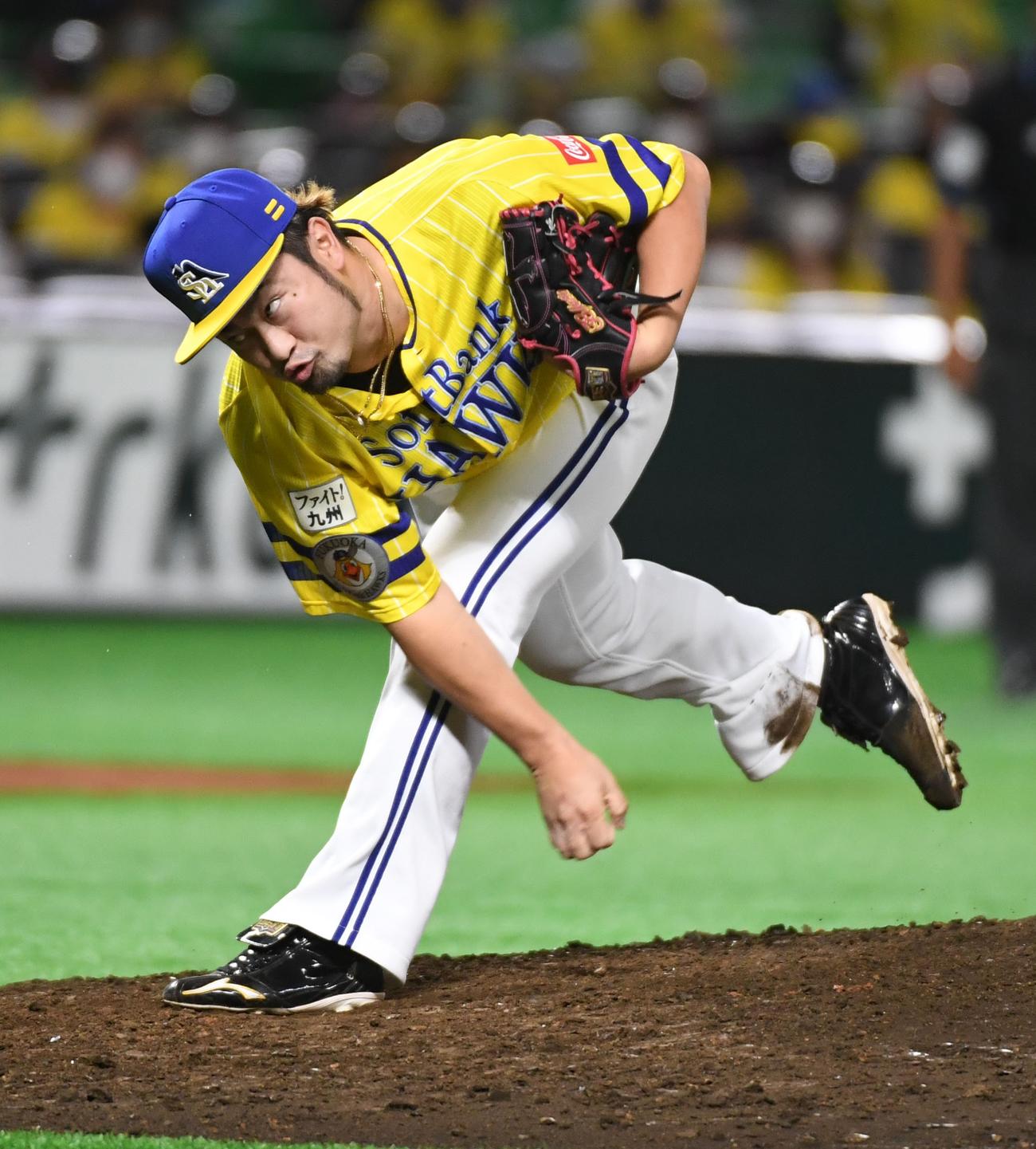 ソフトバンク対オリックス　9回抑えた森（撮影・今浪浩三）