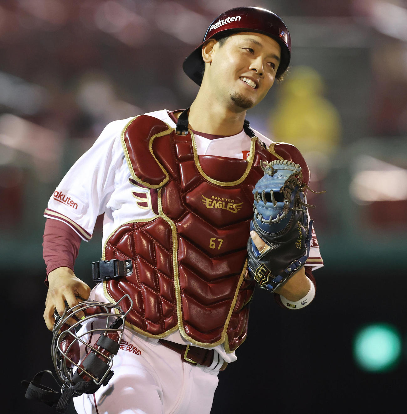 楽天対ロッテ　勝利の瞬間笑顔を見せる楽天下妻（撮影・垰建太）