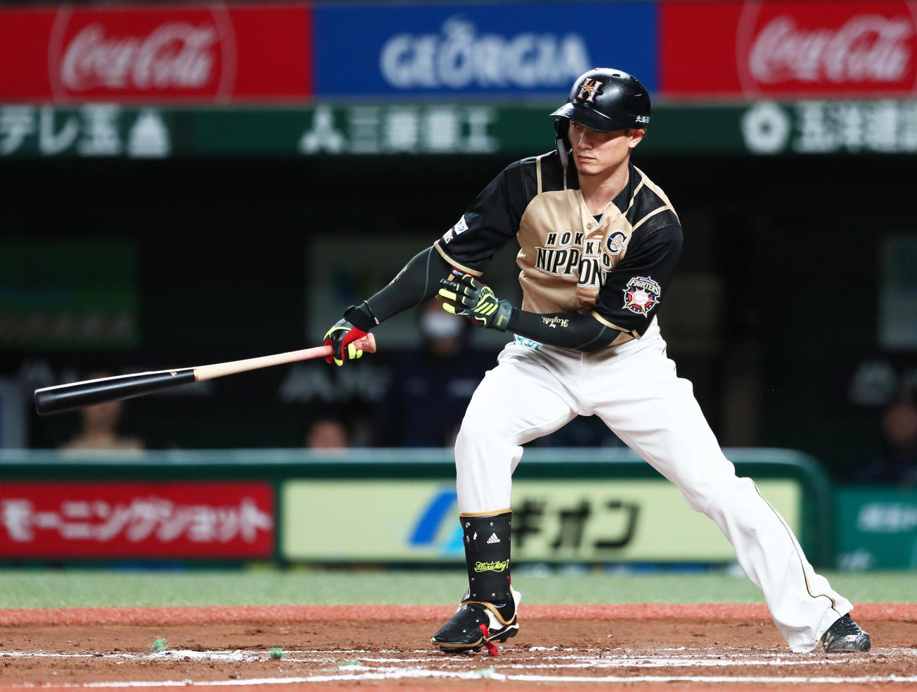 西武対日本ハム　7回表日本ハム1死一、三塁、西川は中前適時打を放つ（撮影・足立雅史）