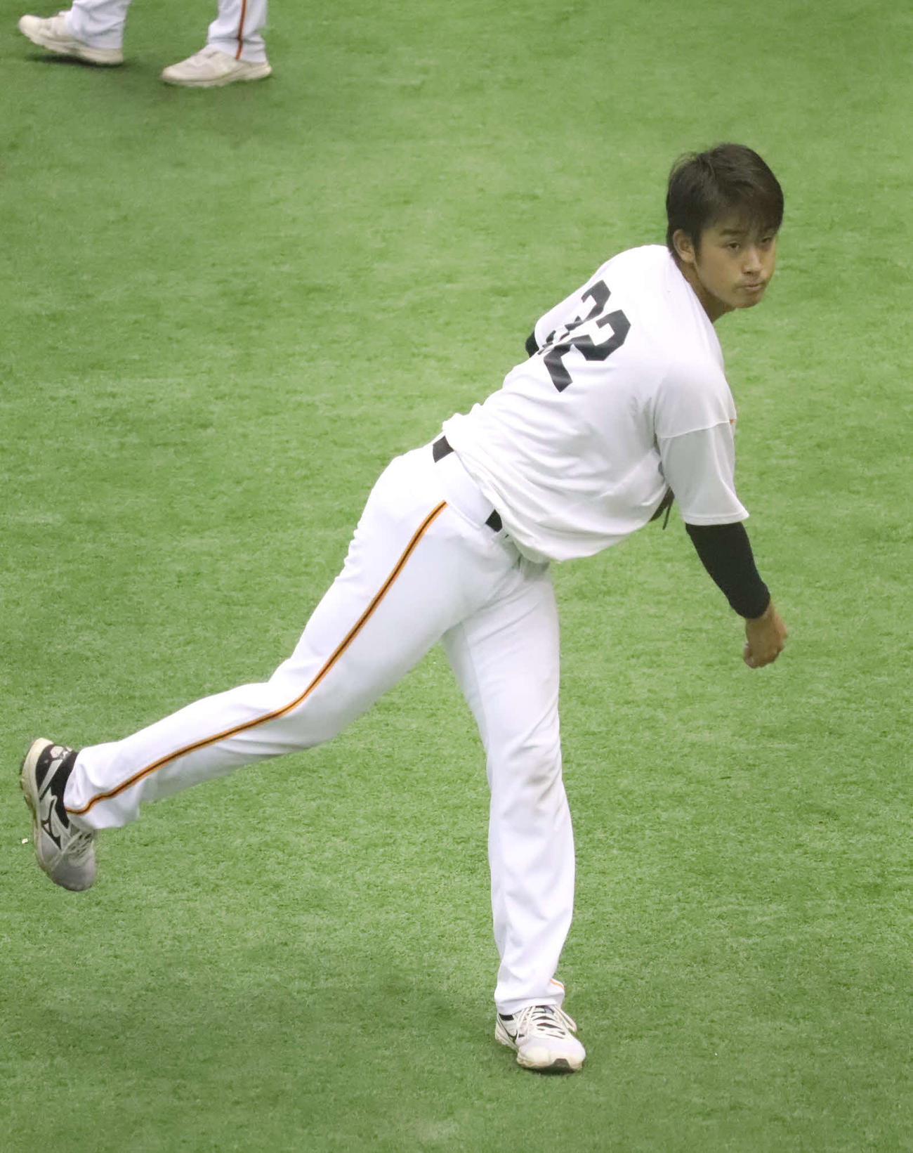 キャッチボールを行う巨人堀田