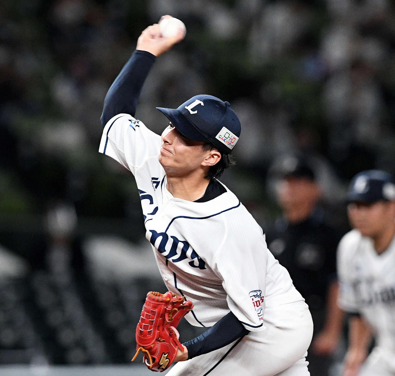 7回、西武3番手で登板する森脇（撮影・滝沢徹郎）