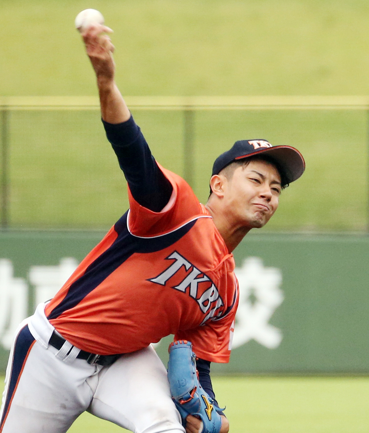 東日本国際大対東北公益文科大　力投する東北公益文科大・赤上（撮影・野上伸悟）