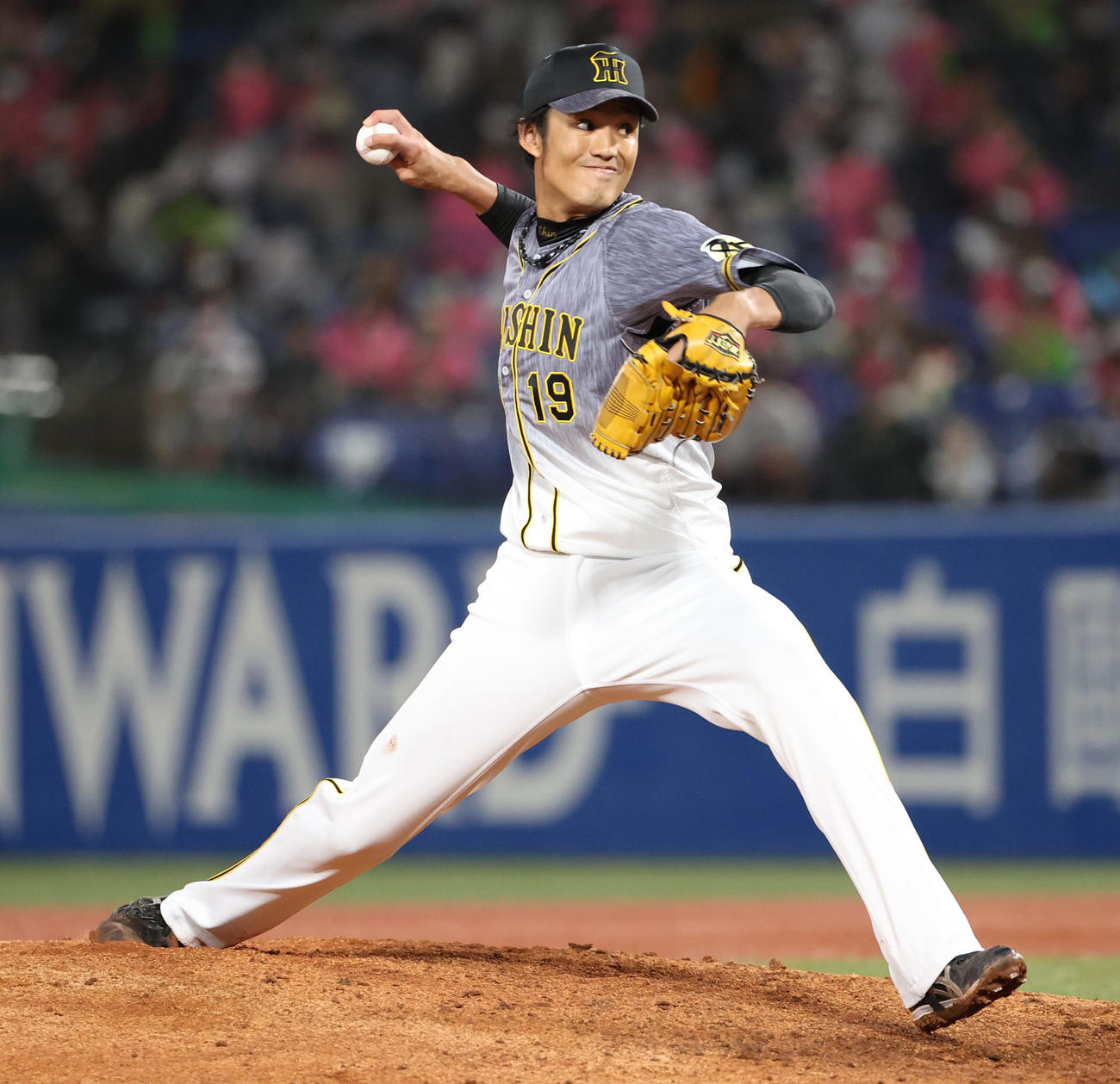 5回、2番手でマウンドに上がる藤浪晋太郎（撮影・清水貴仁）