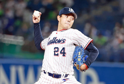 ヤクルト対阪神　8回に登板する星（撮影・清水貴仁）