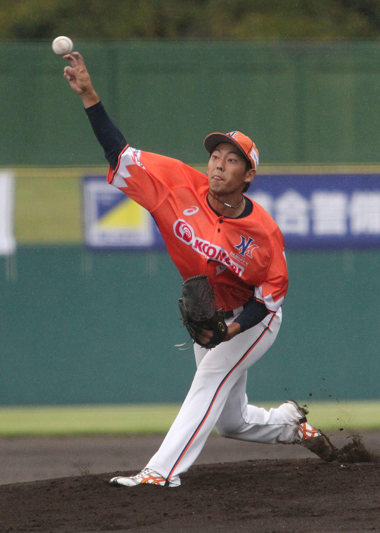先発6回を5安打3失点で粘投した小野