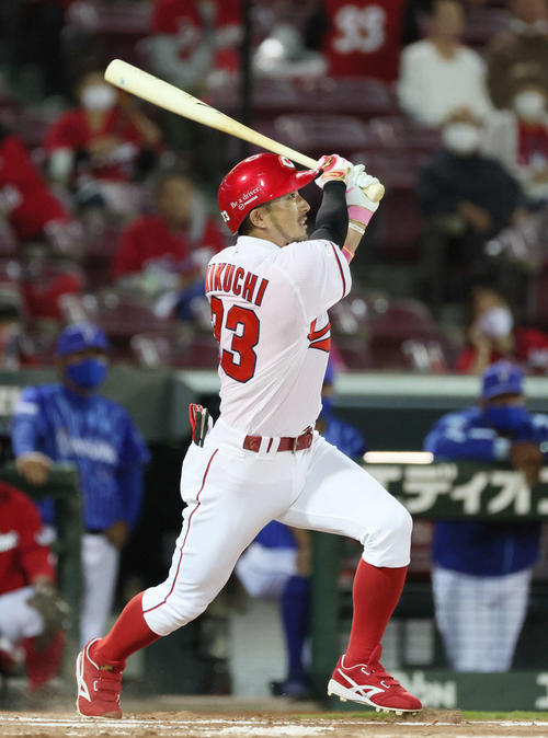 広島菊池涼介９号 好捕 前で捉えることが出来た プロ野球写真ニュース 日刊スポーツ