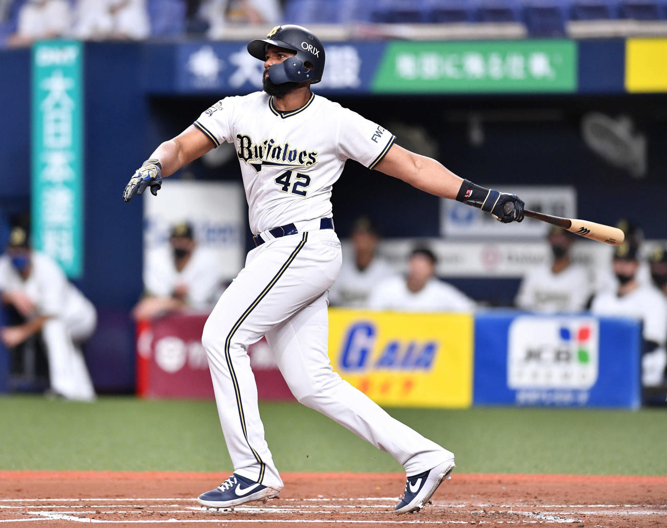 オリックス対西武　2回裏オリックス無死一、二塁、ロドリゲスは左へ先制の適時二塁打を放つ（撮影・岩下翔太）