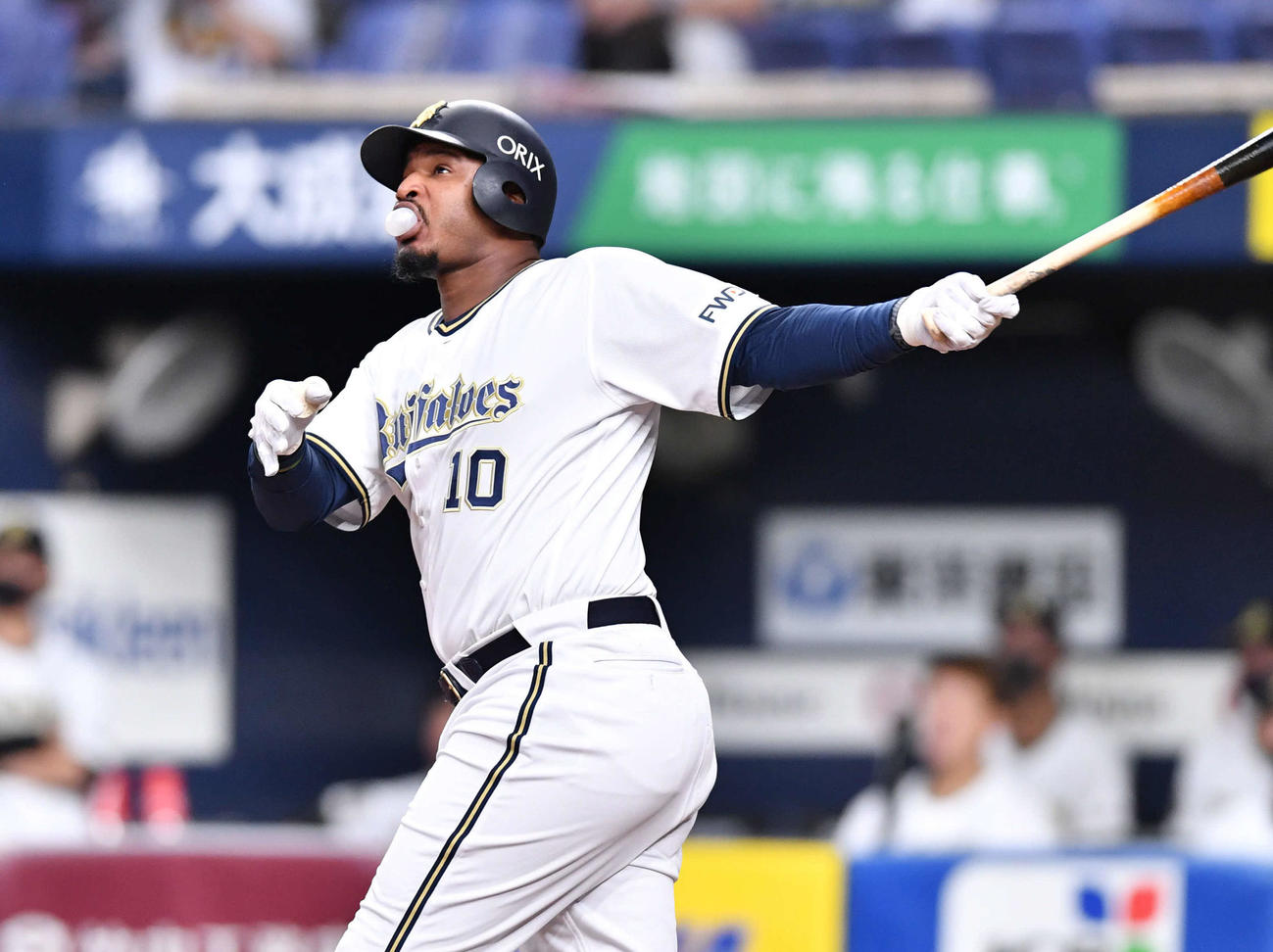 オリックス対西武20回戦　3回裏オリックス2死、アダム・ジョーンズは左越え本塁打を放つ（撮影・岩下翔太
