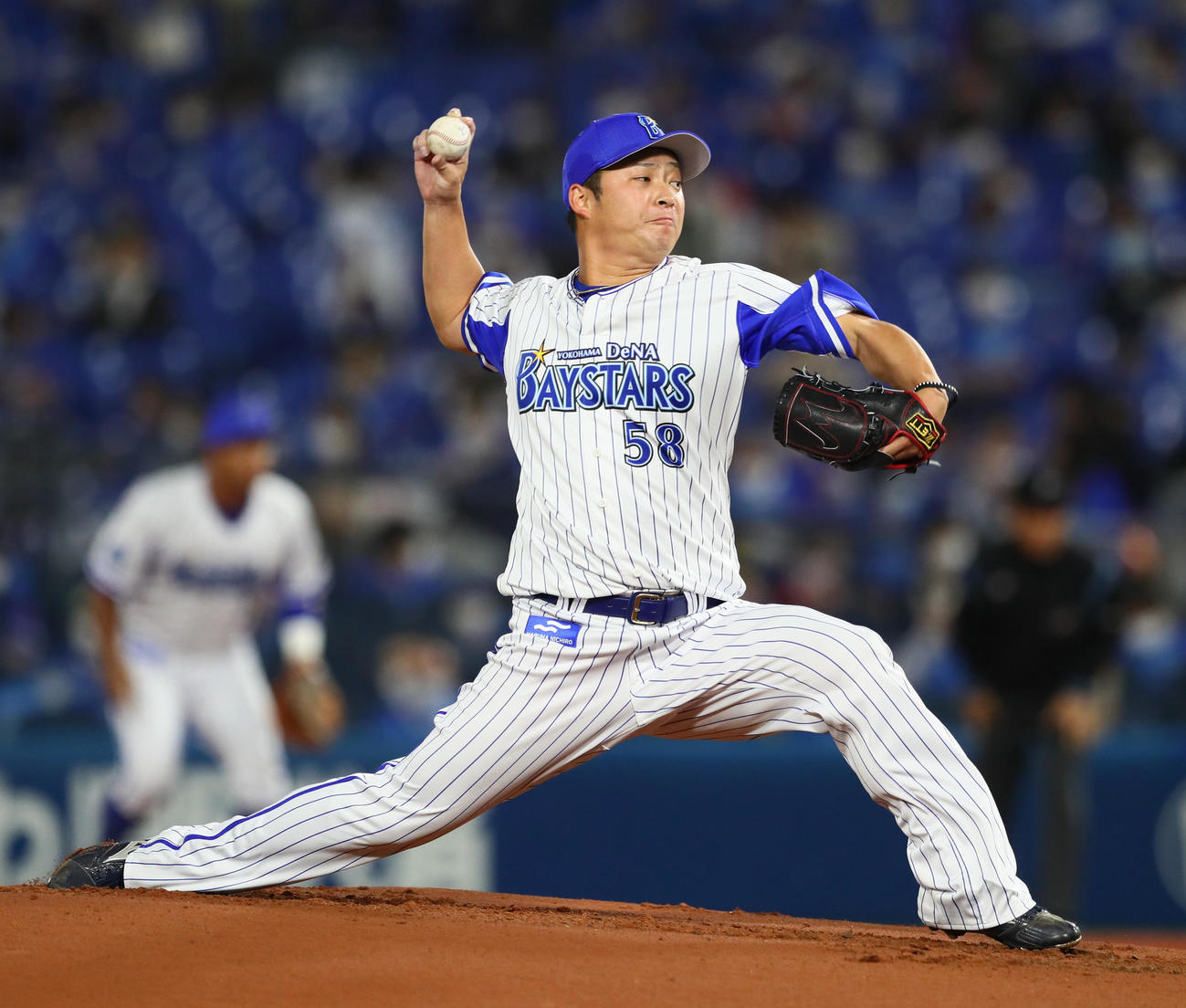 DeNA対ヤクルト　DeNA先発の武藤（撮影・足立雅史）