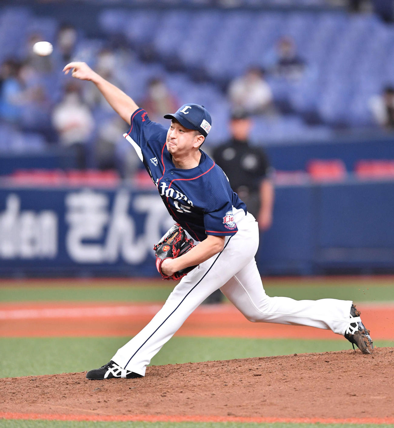 オリックス対西武　7回表、西武3番手で登板の宮川（撮影・岩下翔太）
